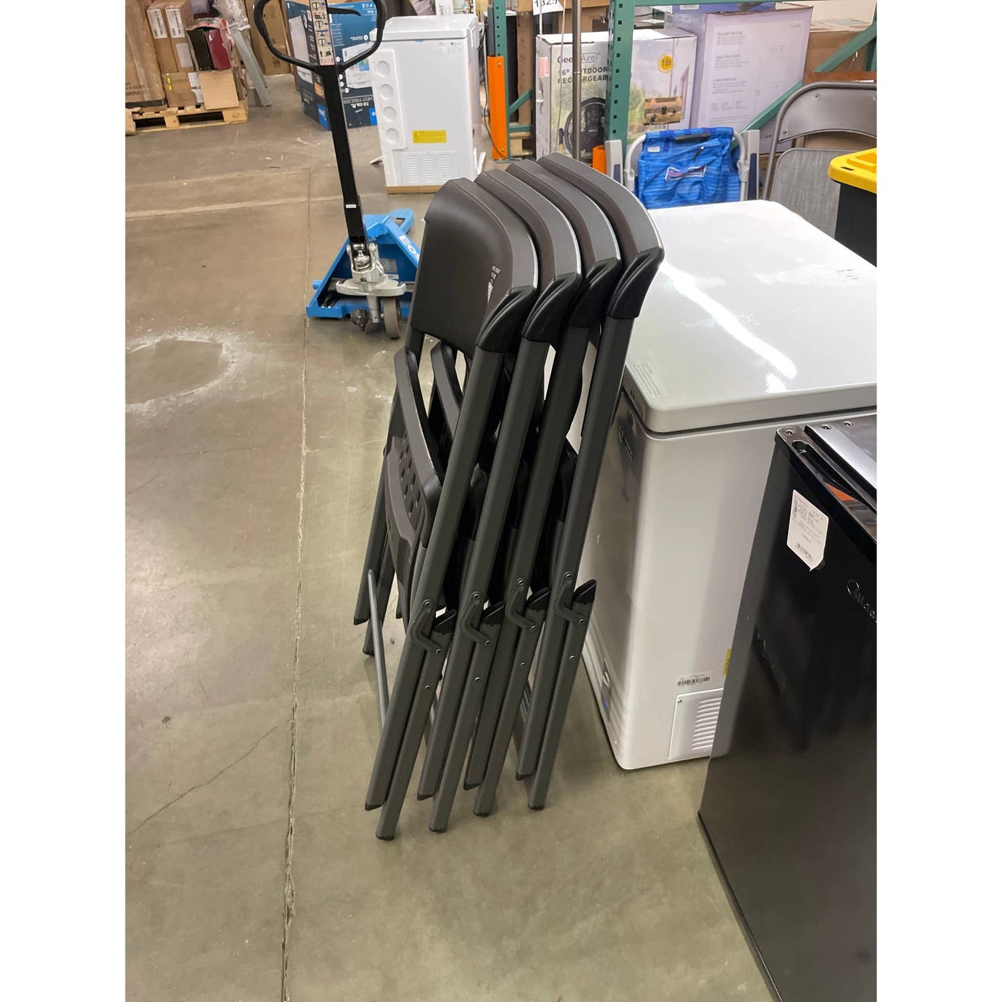 NEW - Lifetime Folding Chairs 4-pack - Retail $149