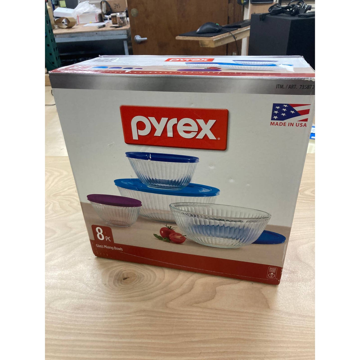 Like NEW - Pyrex 8-piece Sculpted Glass Mixing Bowl Set - Retail $19