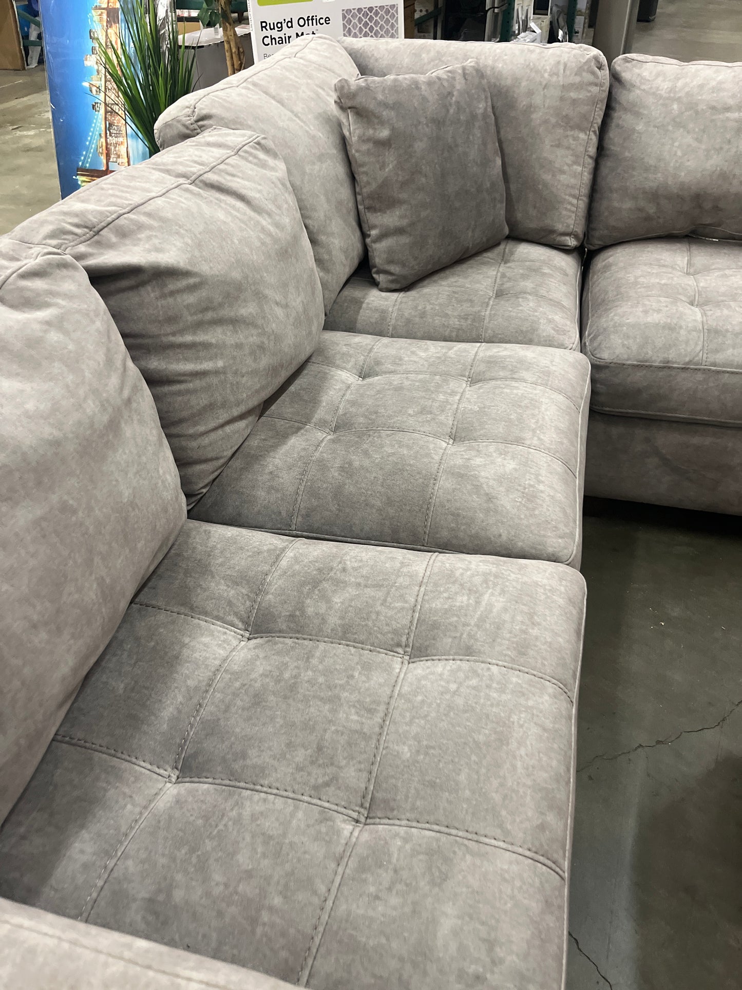Thomasville Kylie Fabric Sectional with Ottoman