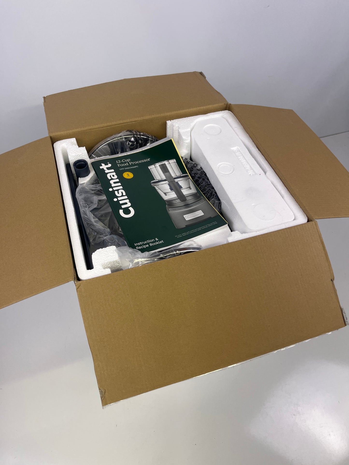 NEW - Cuisinart 12-Cup Die-Cast Food Processor - Retail $199