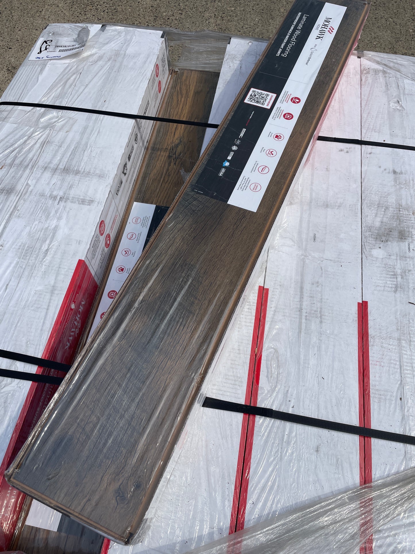 30 Boxes - Mohawk Home Townview Oak 12MM Thick 6.1in X 47.2in AC4 Waterproof Surface Laminate Wood Plank Flooring (18.14 sq ft/ctn)