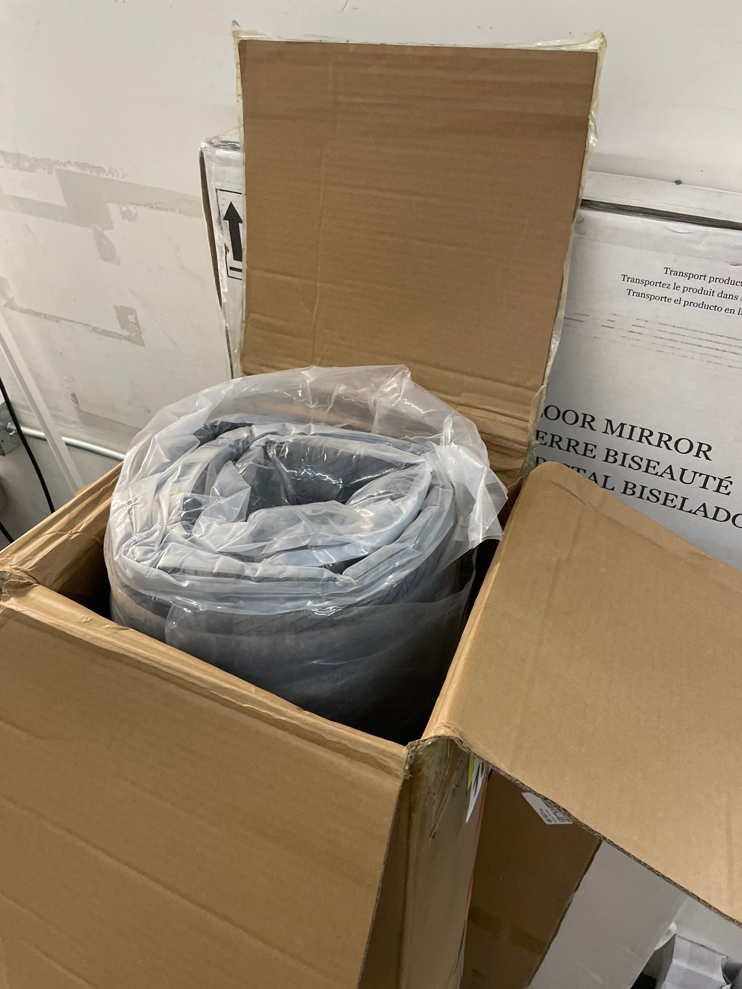 Lechepus 14Inch Queen Mattress in Box, Plush Memory Foam Queen Size Hybrid Mattress Sleep Presssure Relief, 5-Zone Individual Pocket Spring Mattresses, CertiPUR-US Certified None of Fiberglass - Retail $498