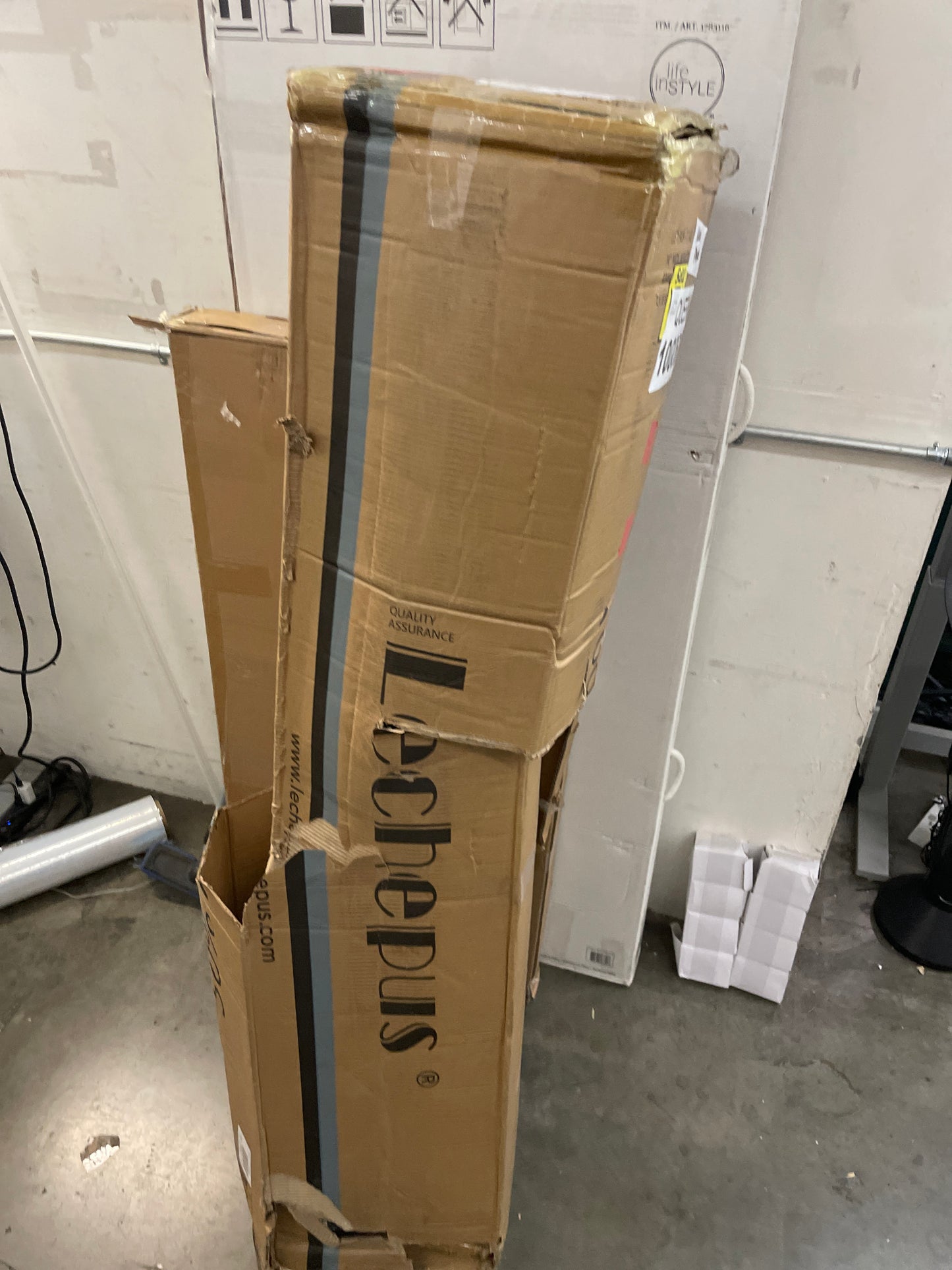 Lechepus 14Inch Queen Mattress in Box, Plush Memory Foam Queen Size Hybrid Mattress Sleep Presssure Relief, 5-Zone Individual Pocket Spring Mattresses, CertiPUR-US Certified None of Fiberglass - Retail $498