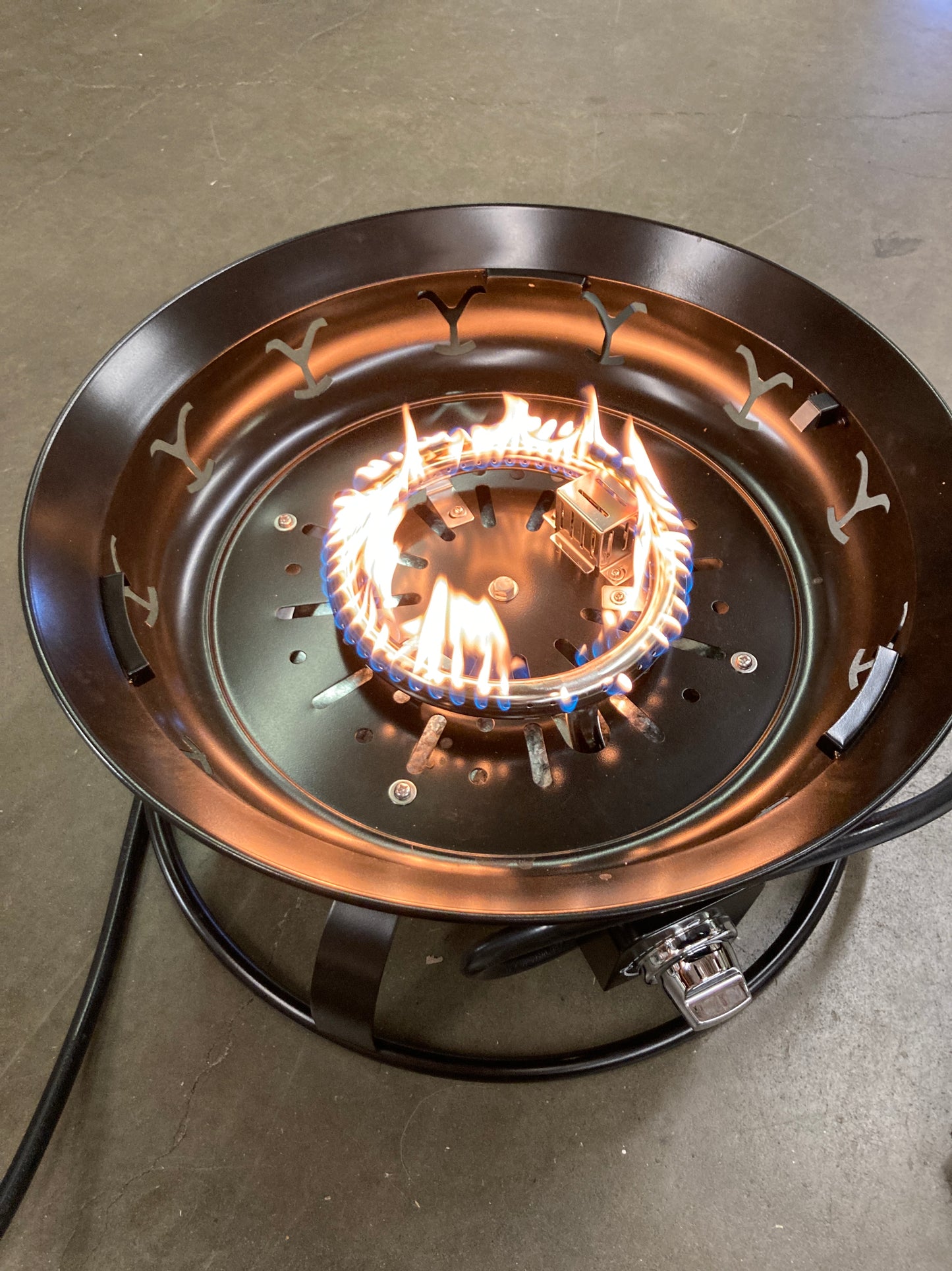 NEW - Costco - Yellowstone Gas Fire Bowl - Retail $89