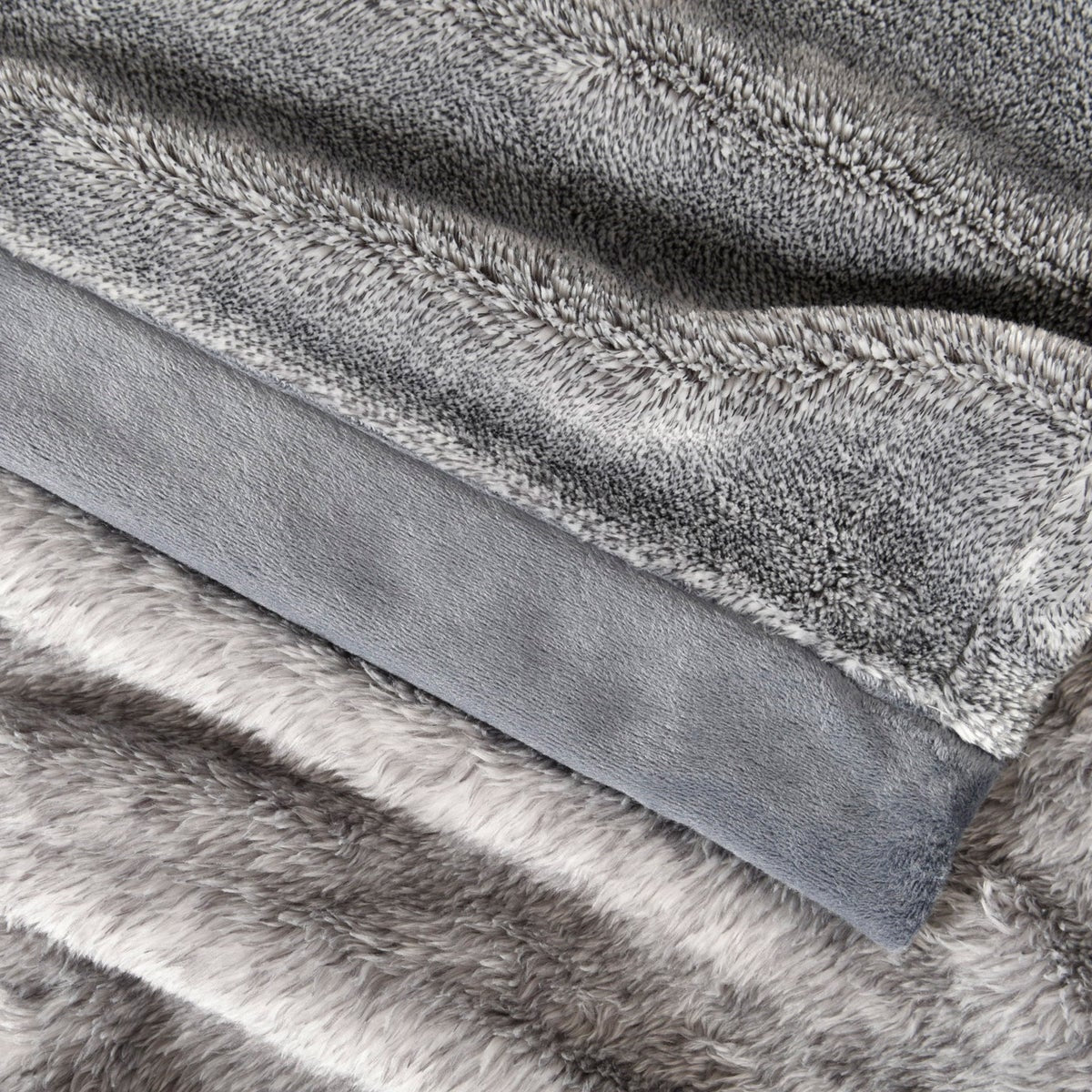 Kirkland Signature Plush Blanket, Queen