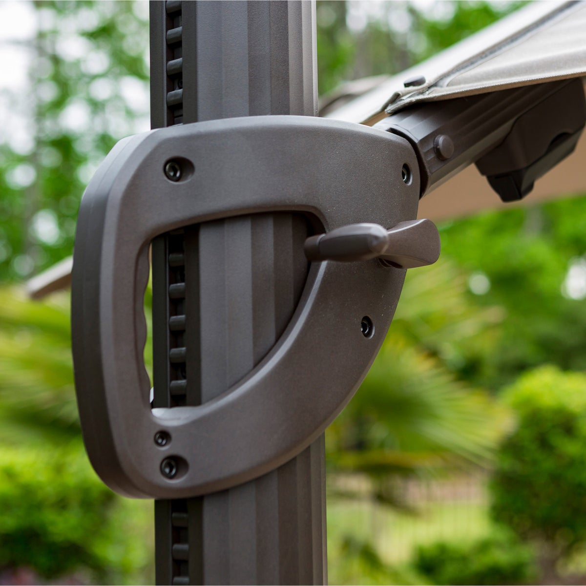 11' LED Solar Round Cantilever Umbrella