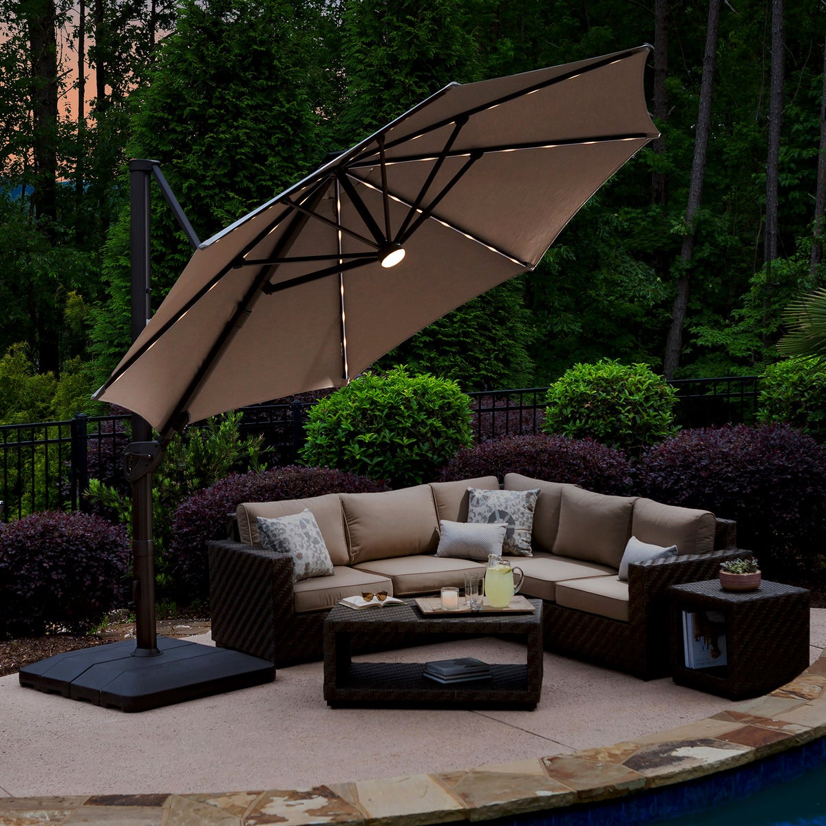 11' LED Solar Round Cantilever Umbrella