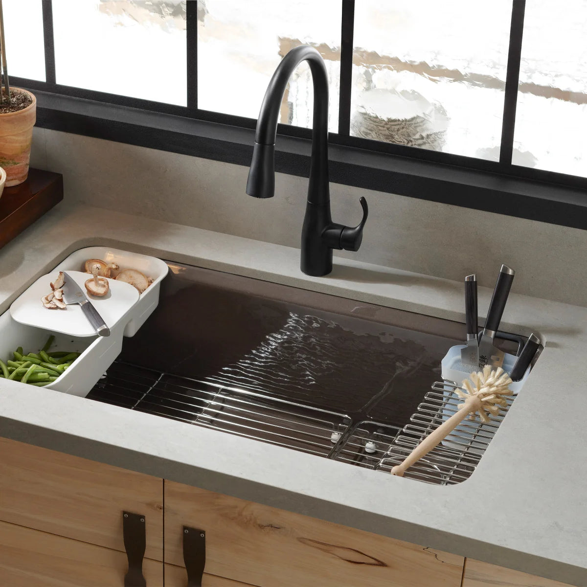 NEW - Kohler Simplice Black Pulldown Kitchen Faucet - Retail $229