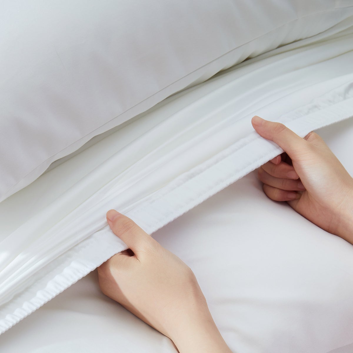 NEW - Kirkland Signature 680 Thread Count Sheet Set - Queen