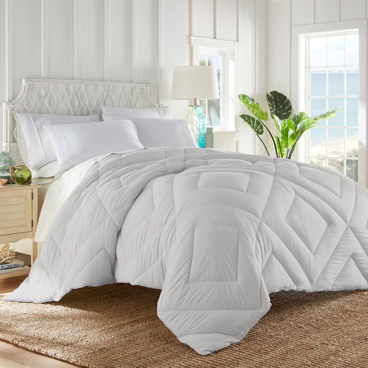 Tommy Bahama KING Butter Soft Down Alternative Comforter