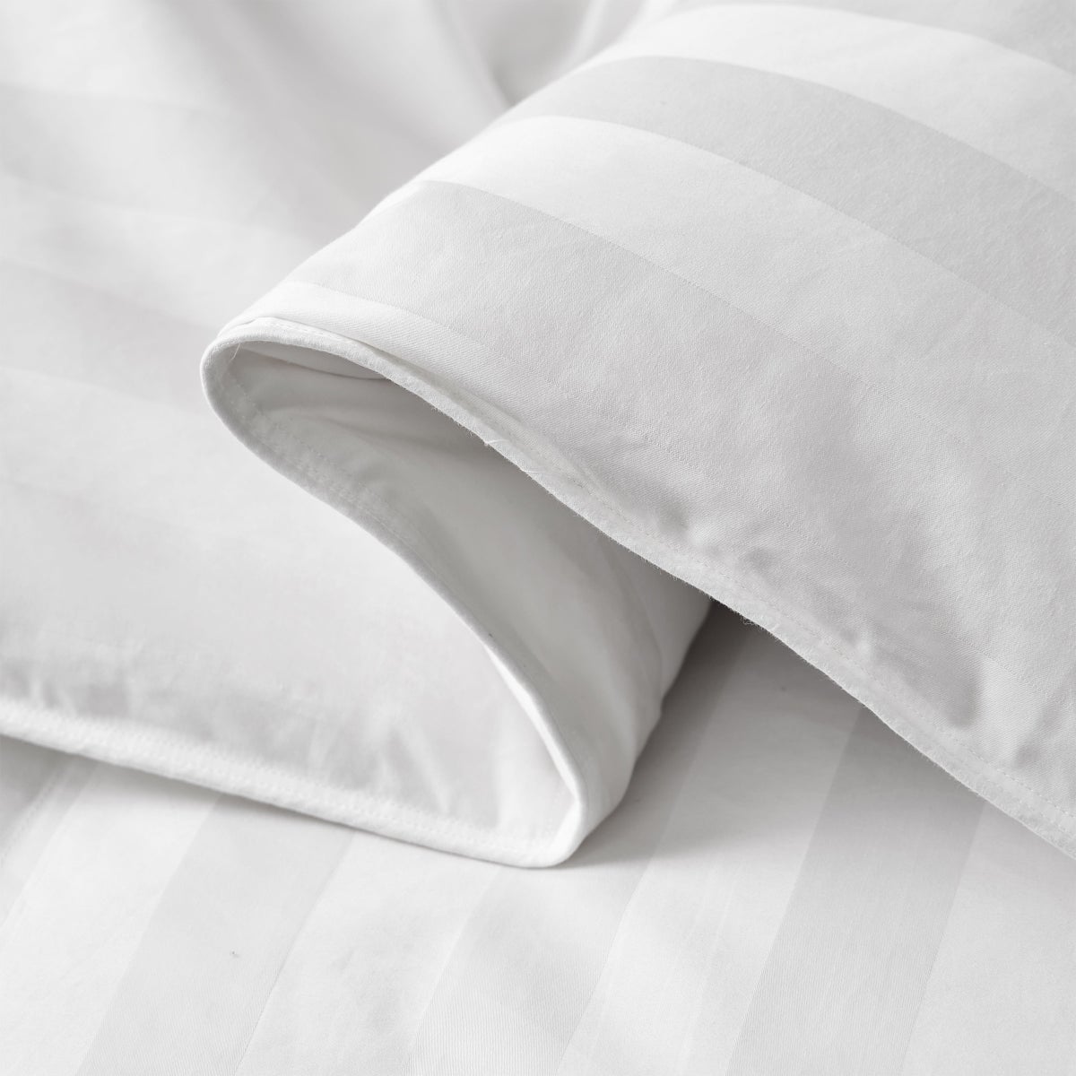 Hotel Grand White Down Comforter - Full/Queen