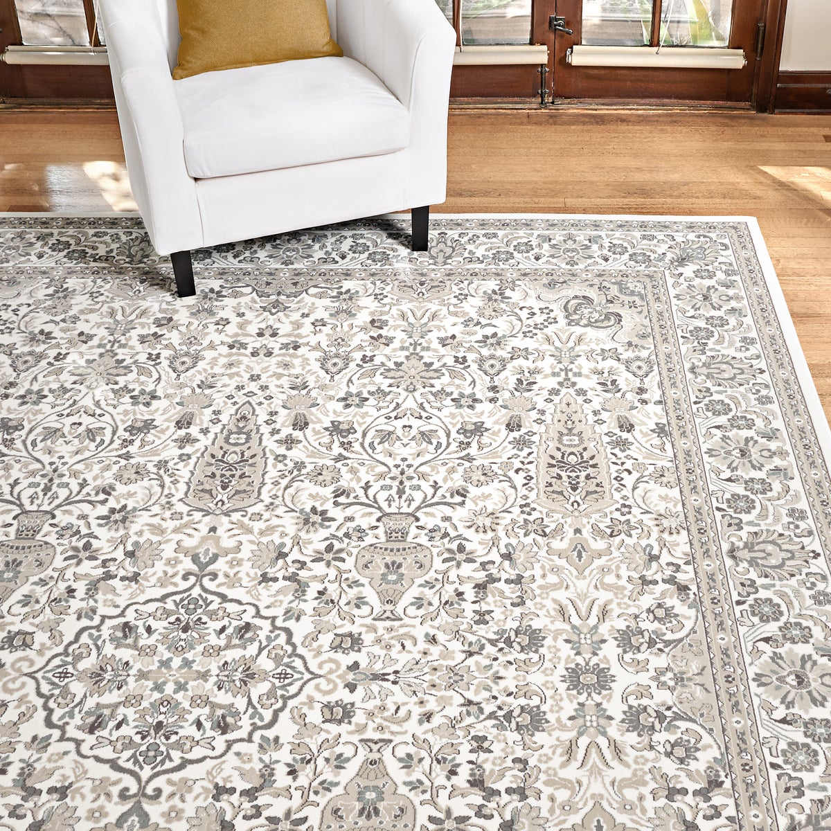 Thomasville Timeless Classic Rug Collection, Varick Ivory, 6 ft. 6 in. x 9 ft. 6 in.