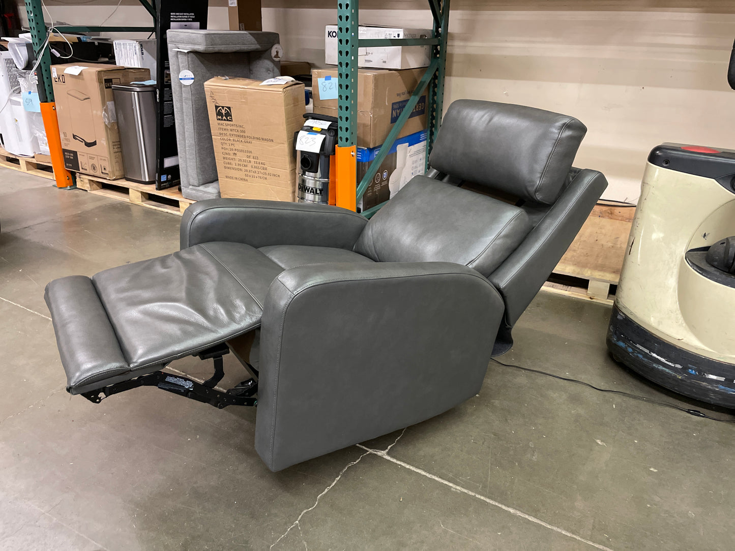 Like NEW - Costco - Pair of Arnie Leather Power Glider Recliners - retail $799