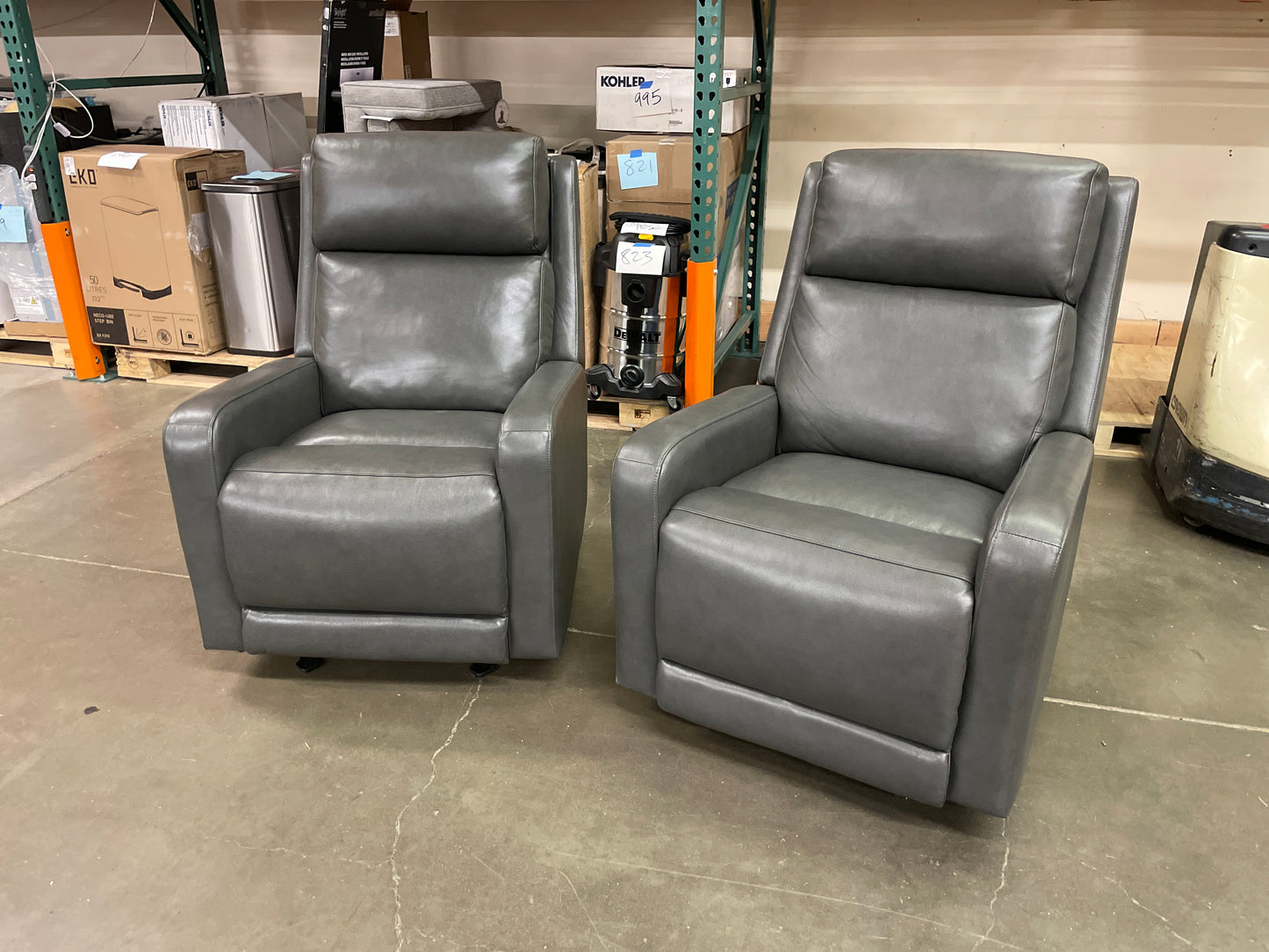 Like NEW - Costco - Pair of Arnie Leather Power Glider Recliners - retail $799
