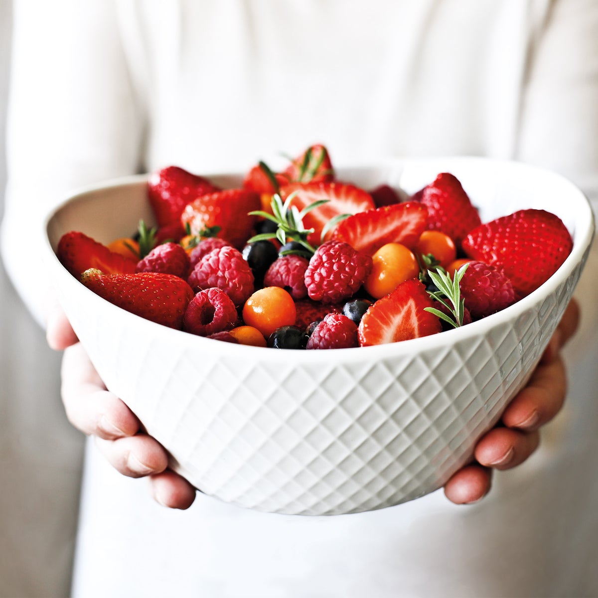 Over & Back 4-piece Porcelain Serving Bowl Set