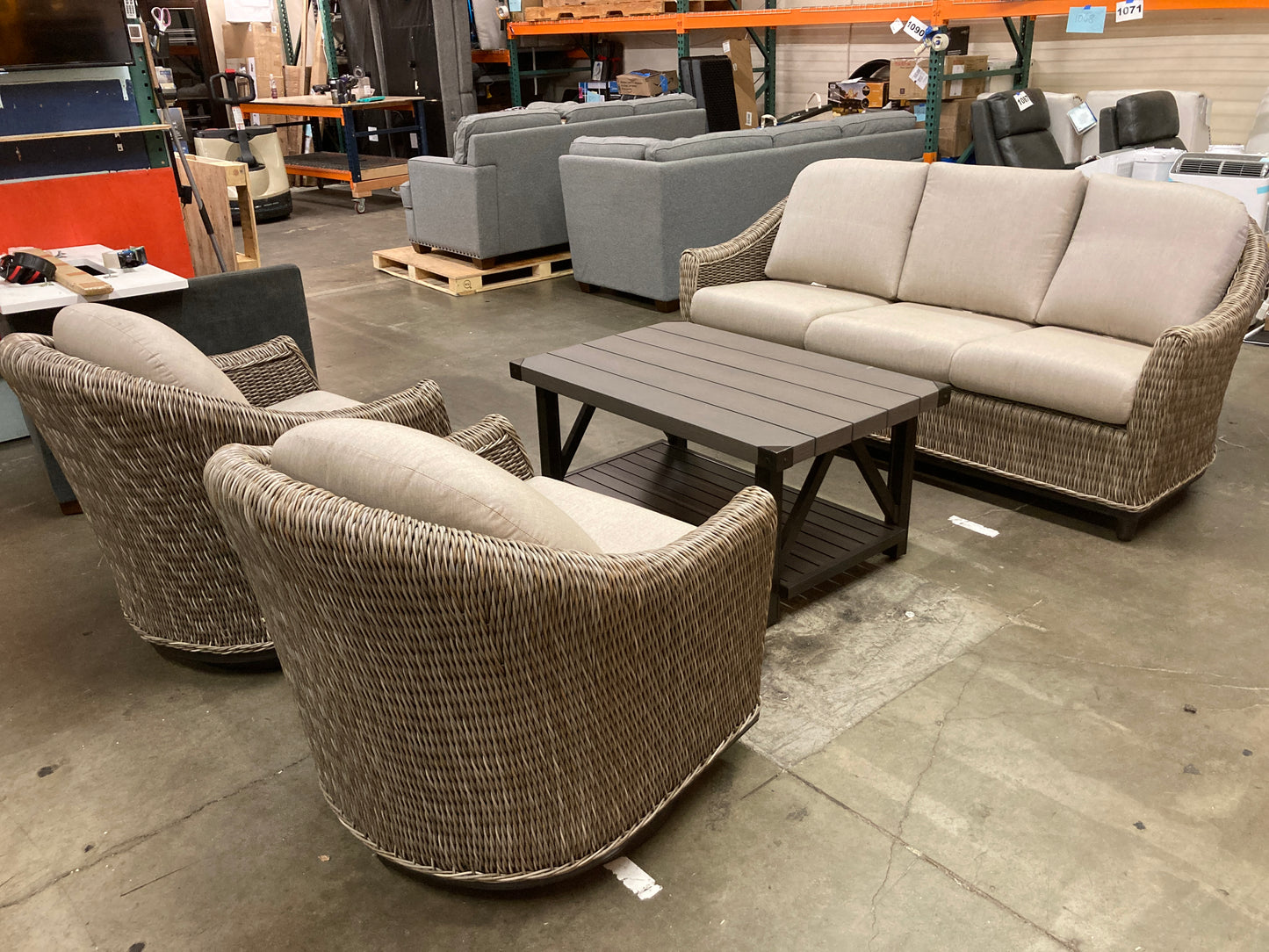 Costco - Agio Amelia 4-piece Outdoor Patio Seating Set - Retail $2699 Default Title