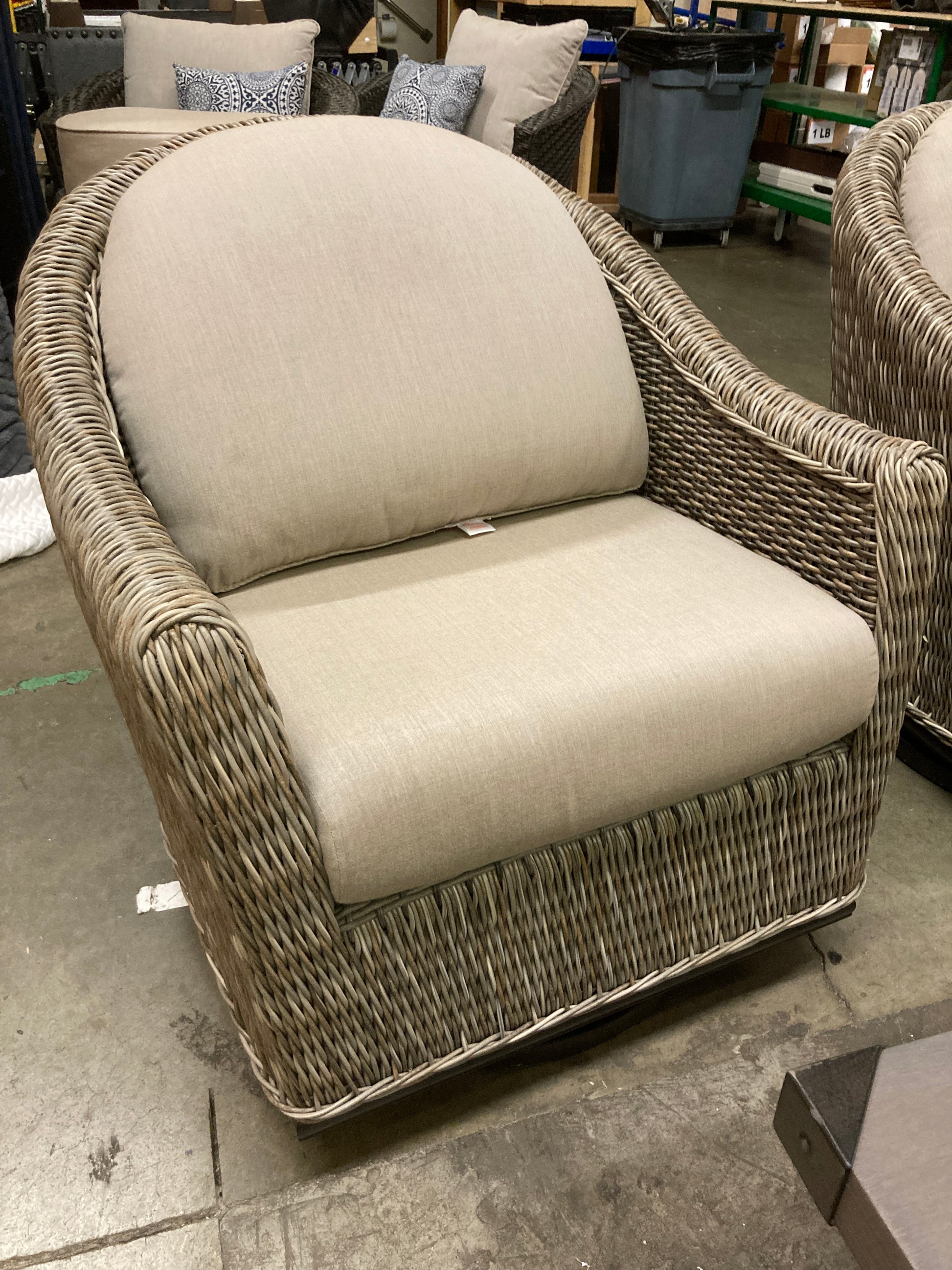 Costco - Agio Amelia 4-piece Outdoor Patio Seating Set - Retail $2699 Default Title