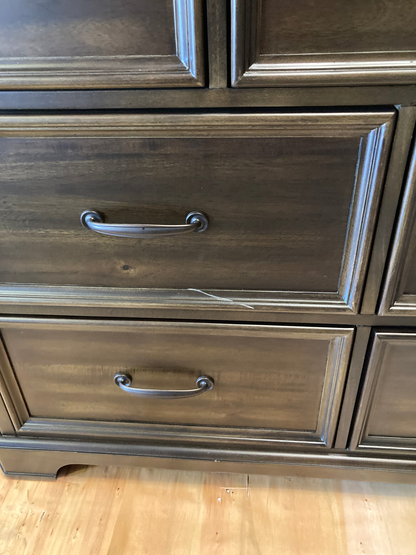 Costco - Catalina Creek Gentleman's Chest - Retail $999 Default Title