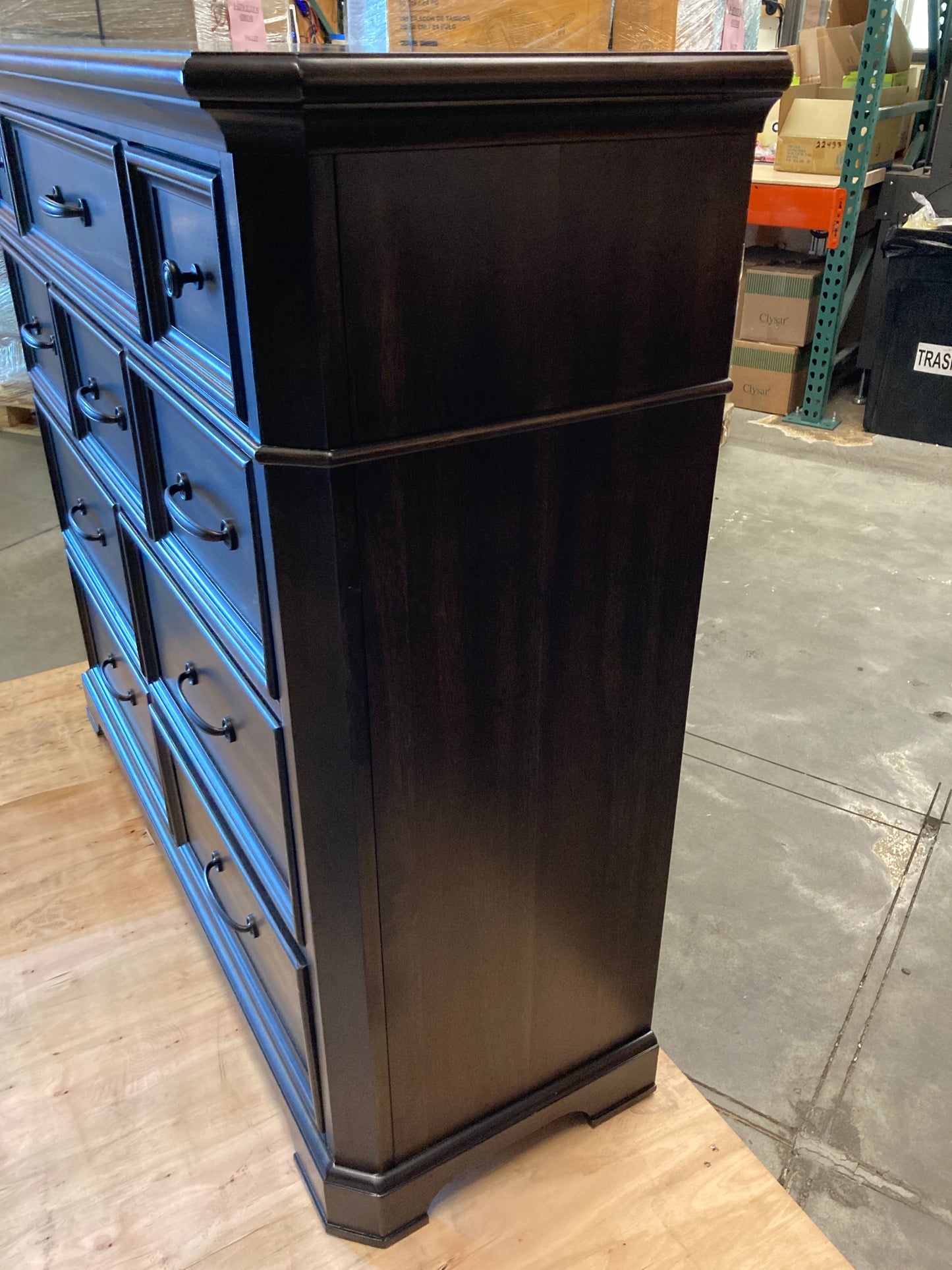 Costco - Catalina Creek Gentleman's Chest - Retail $999 Default Title