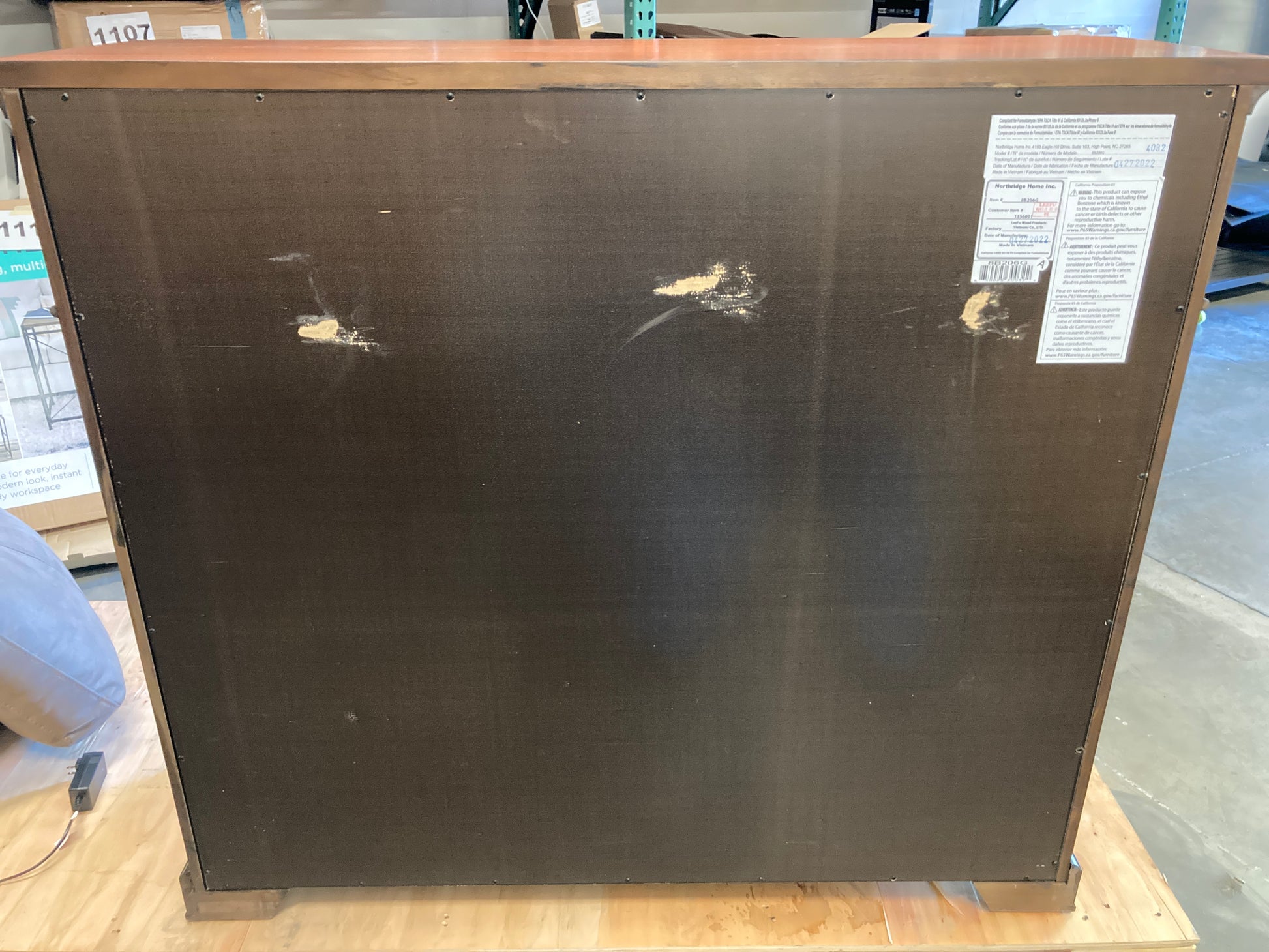 Costco - Catalina Creek Gentleman's Chest - Retail $999 Default Title