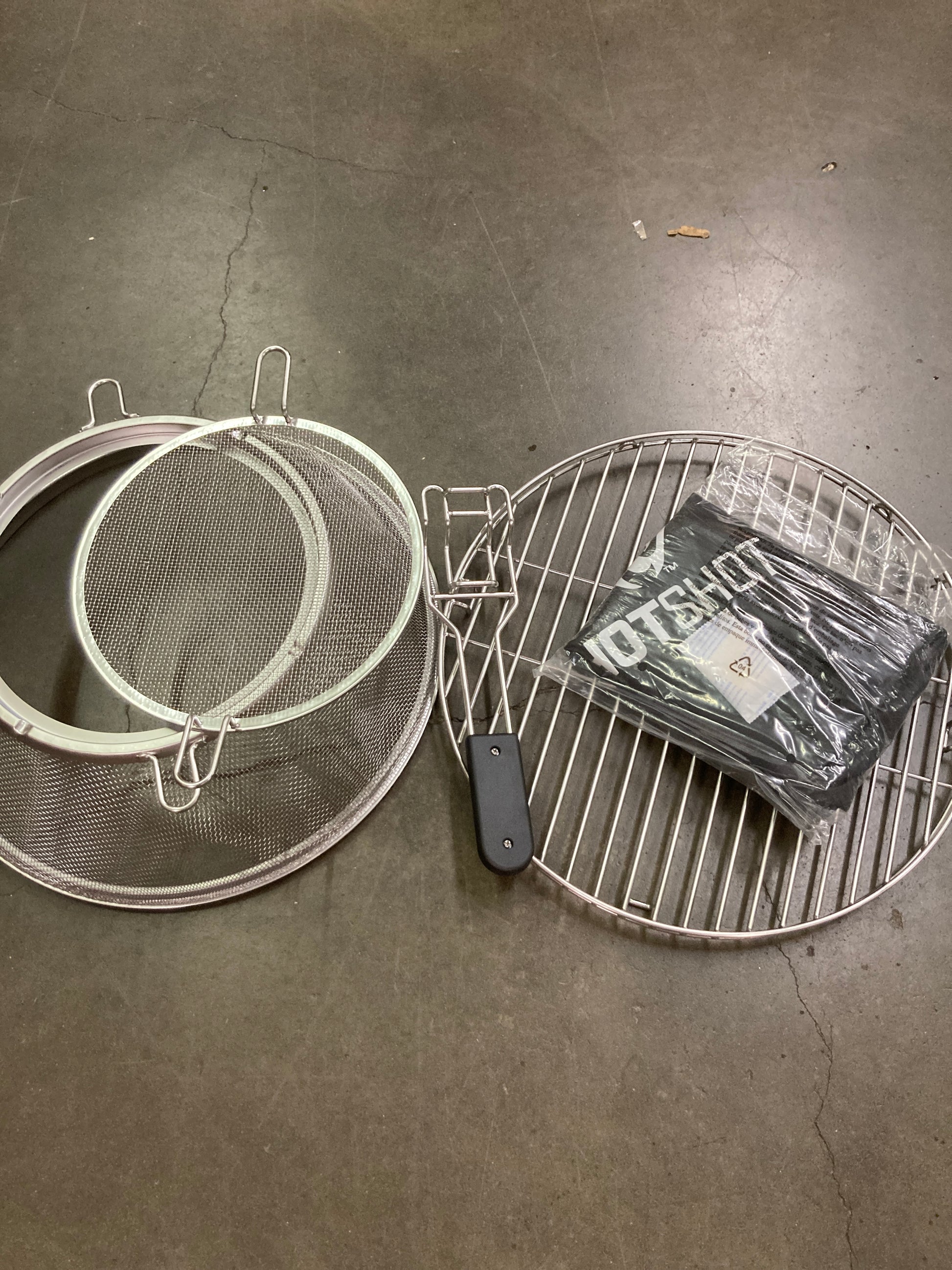 Costco - HotShot 22" Wood Burning Fire Pit & Grill with Cover and Accessories - Retail $299 Default Title