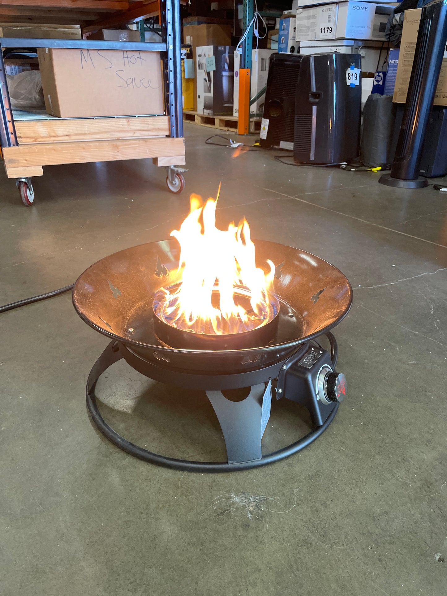 NEW - Costco - Outland 21 in. Propane Fire Pit - Retail $139