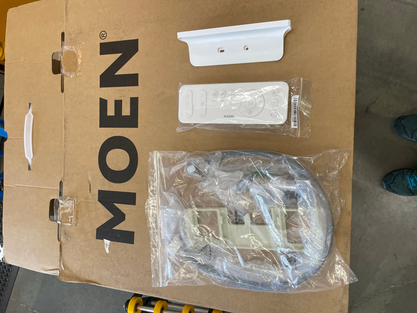 MOEN 5-SERIES ROUND Default Title