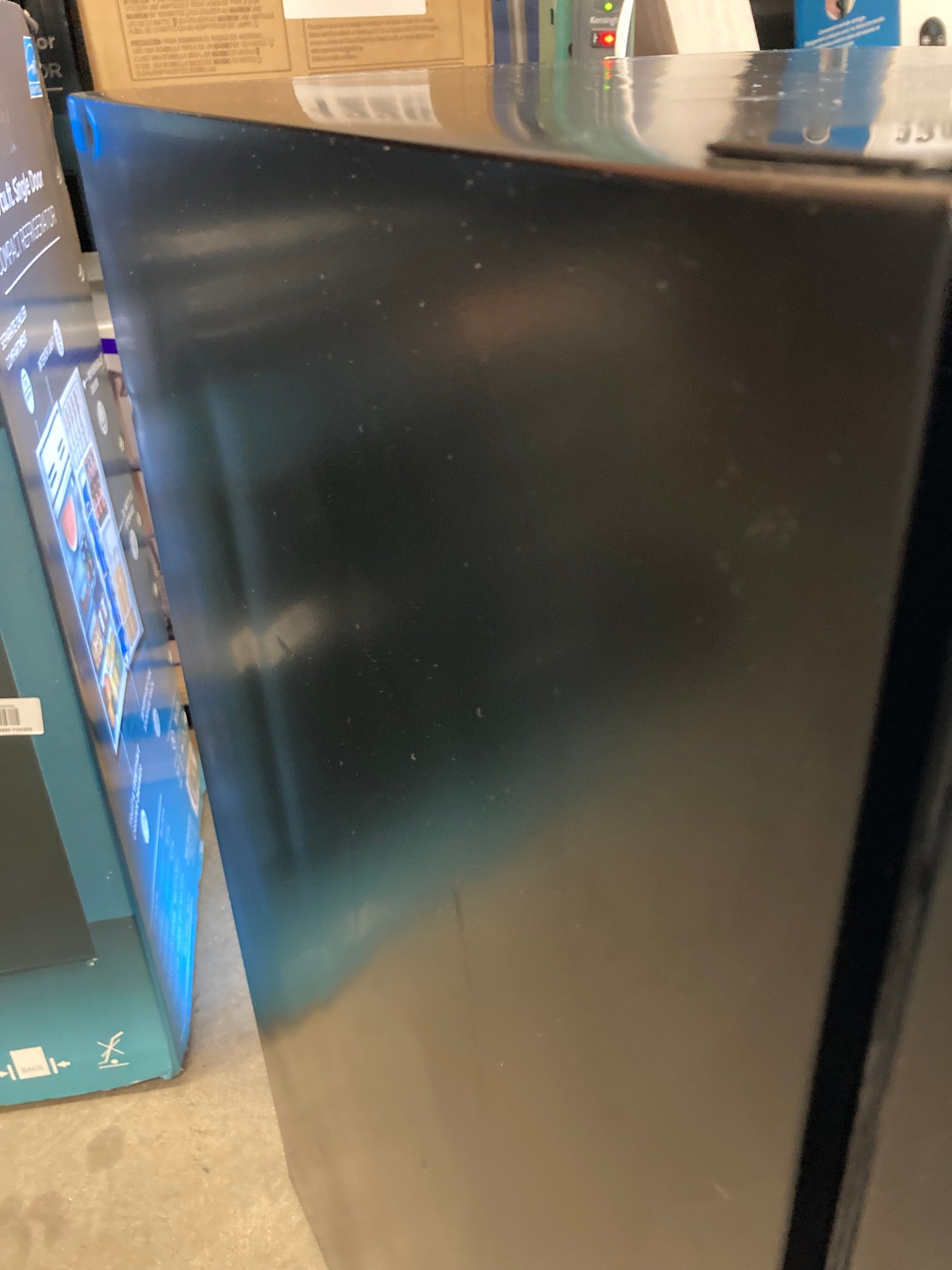 Costco - Hisense Compact Fridge - Retail $139
