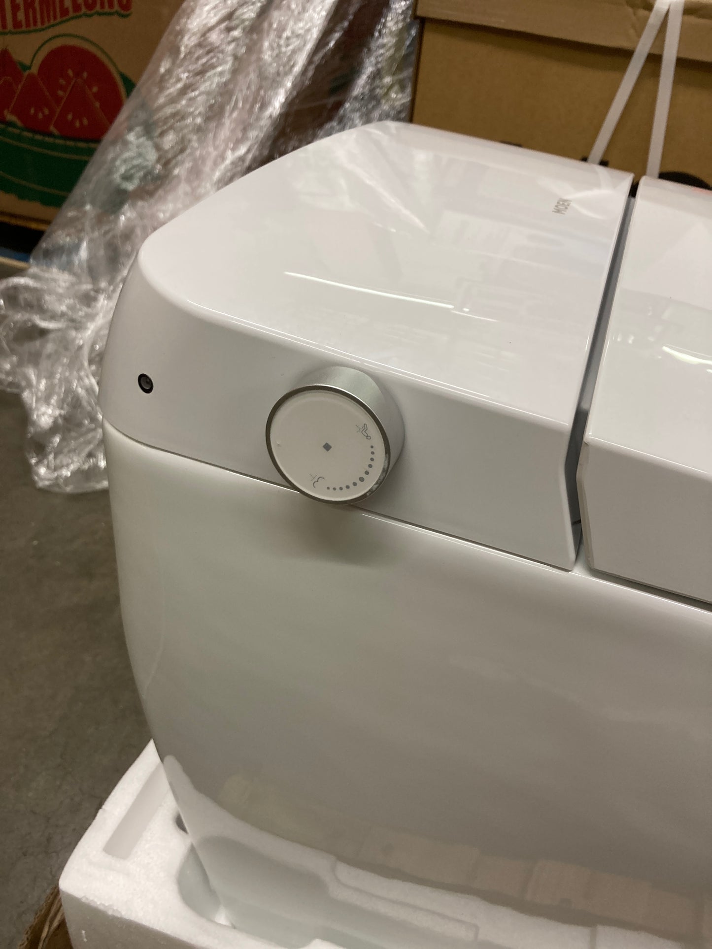 Moen 3-Series Standard Electronic Cleansing Toilet - Retail $1799 Default Title