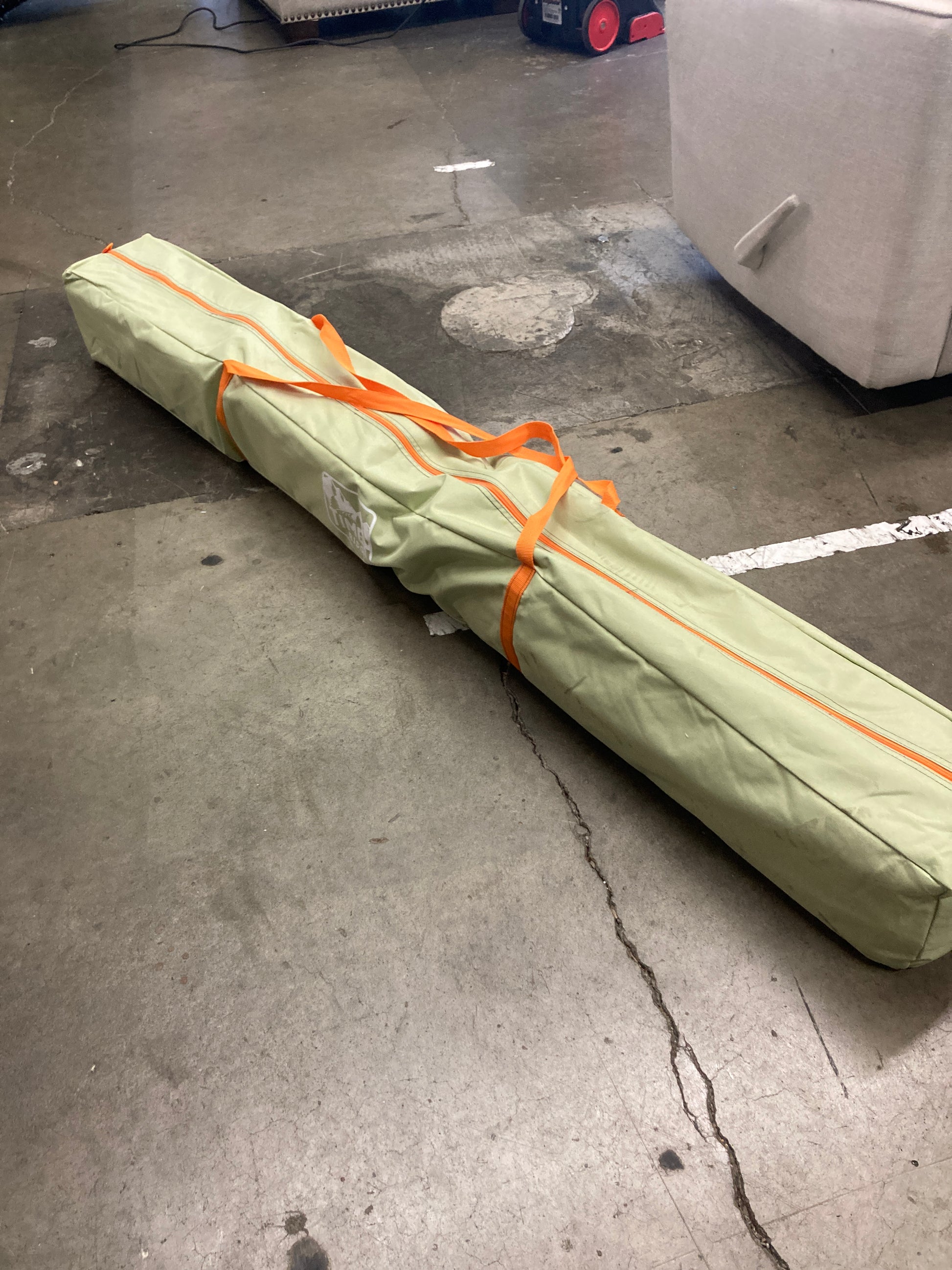 Costco - Timber Ridge 6 Hub Screen House - Retail $169 Default Title