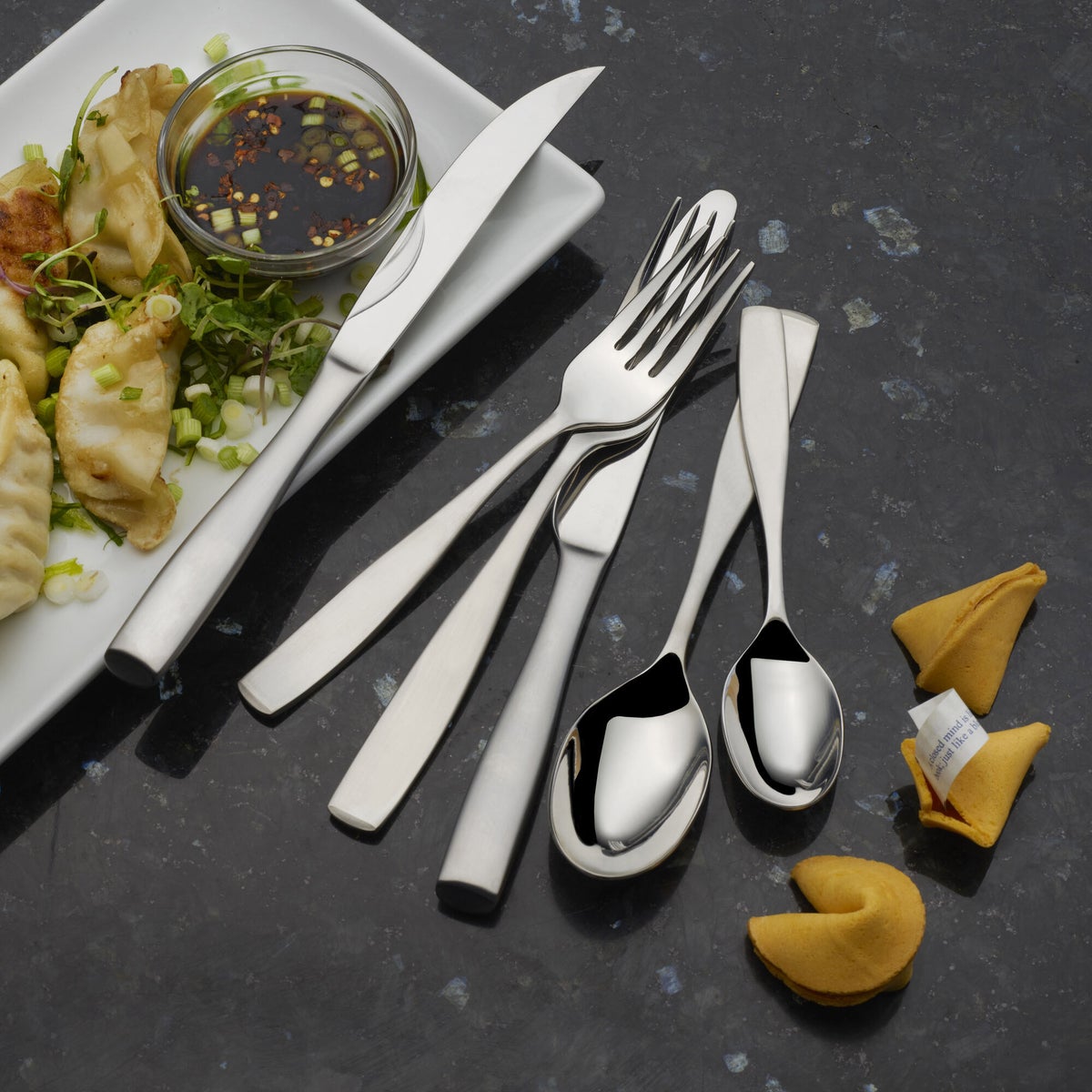 NEW - Mikasa Satin Loft 75-piece Flatware Set