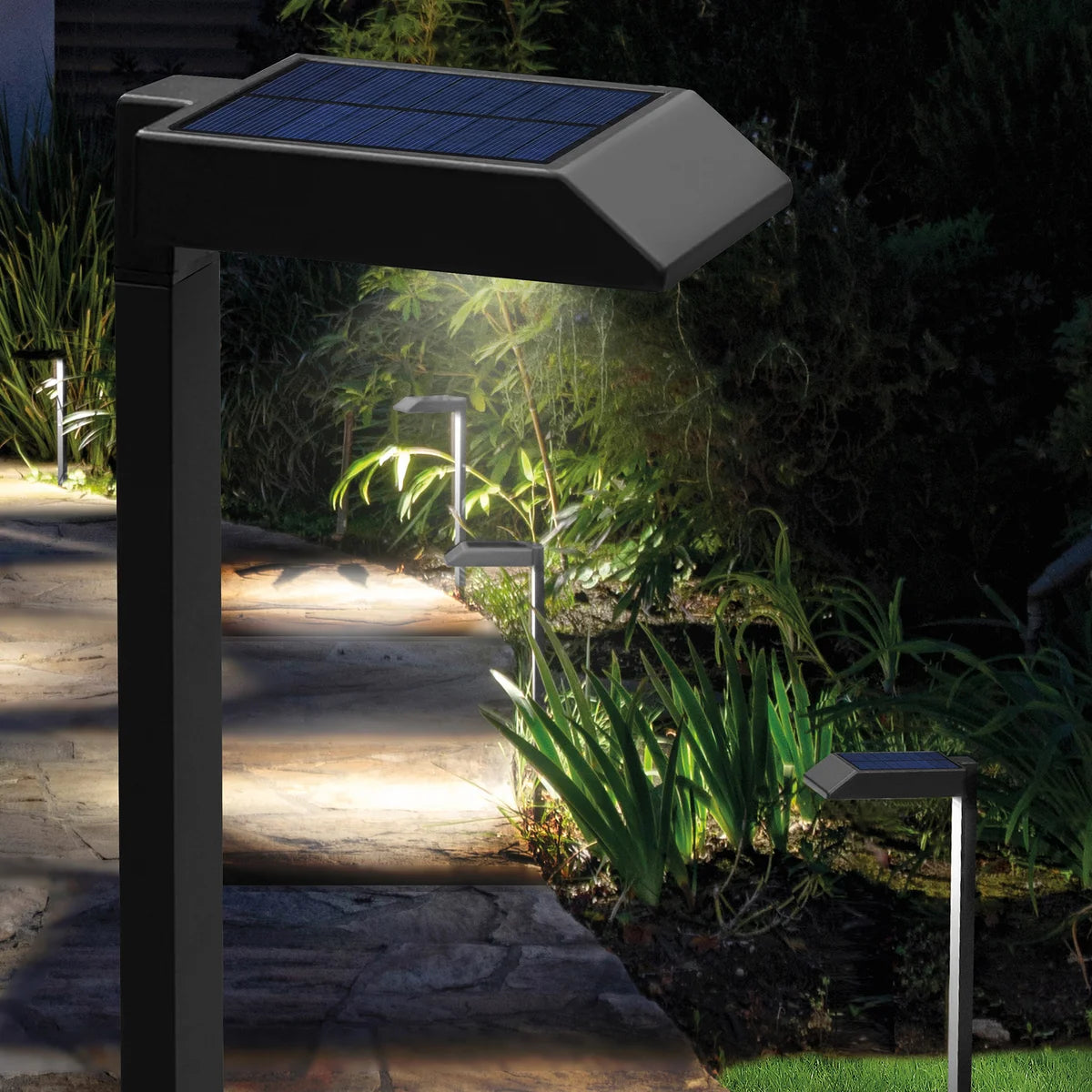 Tommy Bahama Solar LED Pathway Lights, 30 Lumen, 6-pack - Retail $47