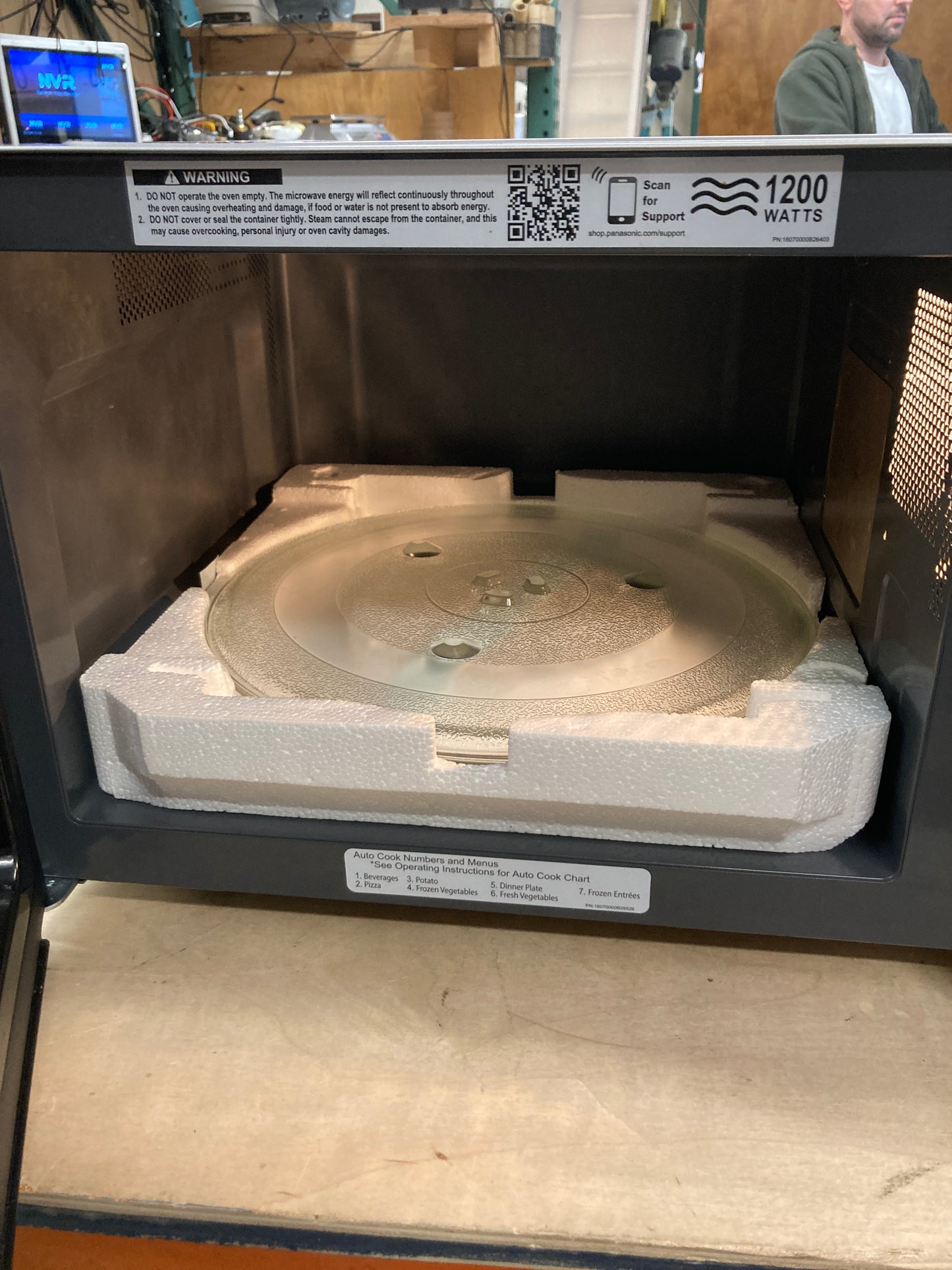 Panasonic 1.3CuFt Stainless Steel Countertop Microwave Oven NN-SC668S - Retail $149 Default Title