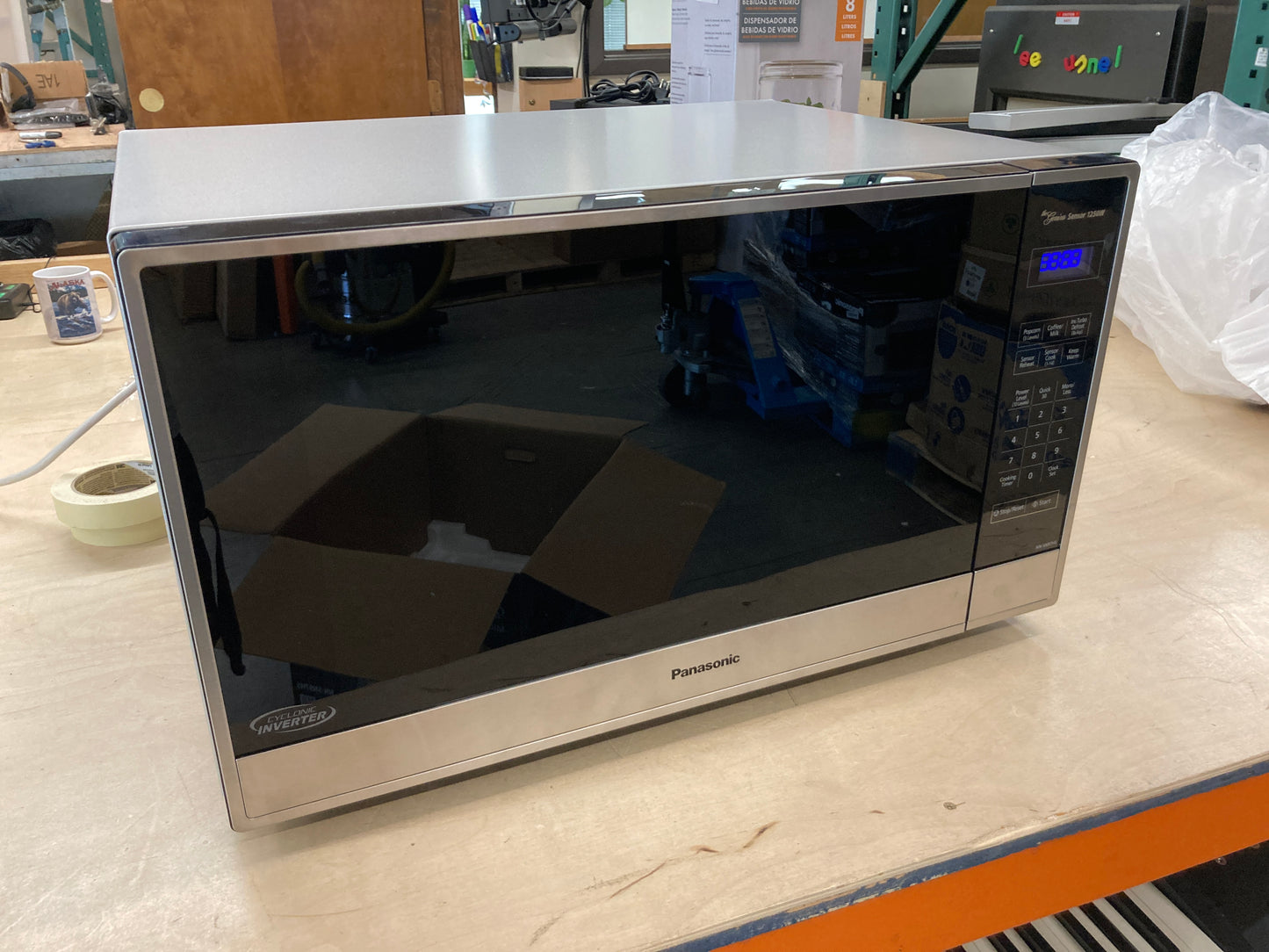 Panasonic Family Size 2.2CuFt Countertop Microwave Oven with Cyclonic Inverter Technology NN-SN97HS Default Title