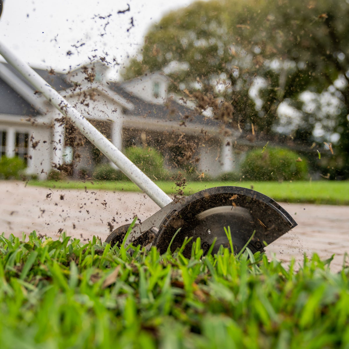 NEW - Greenworks 80V Attachment Capable 16" Trimmer/Edger