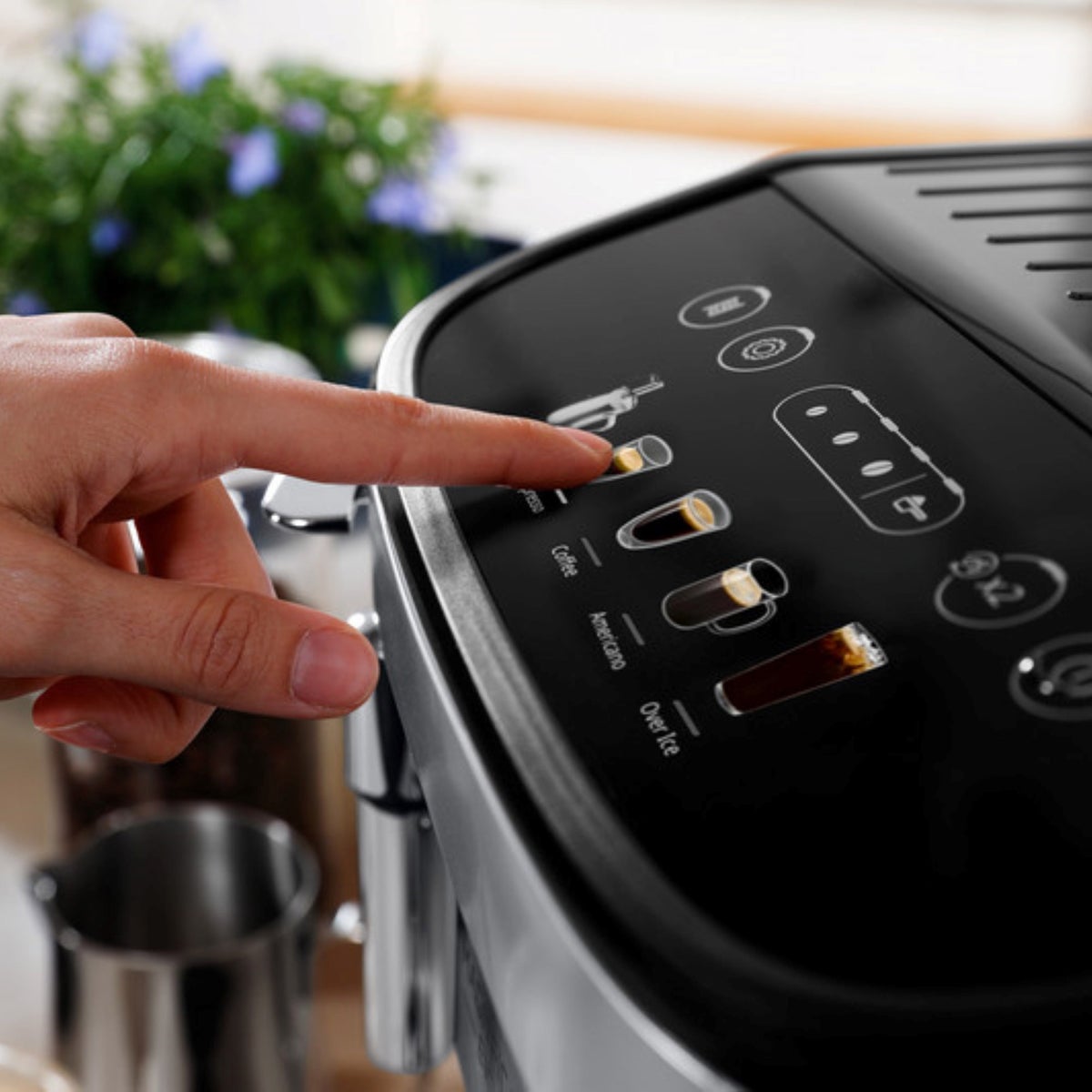 De'Longhi Magnifica Evo Automatic Espresso Machine with Frother and Preset Recipes