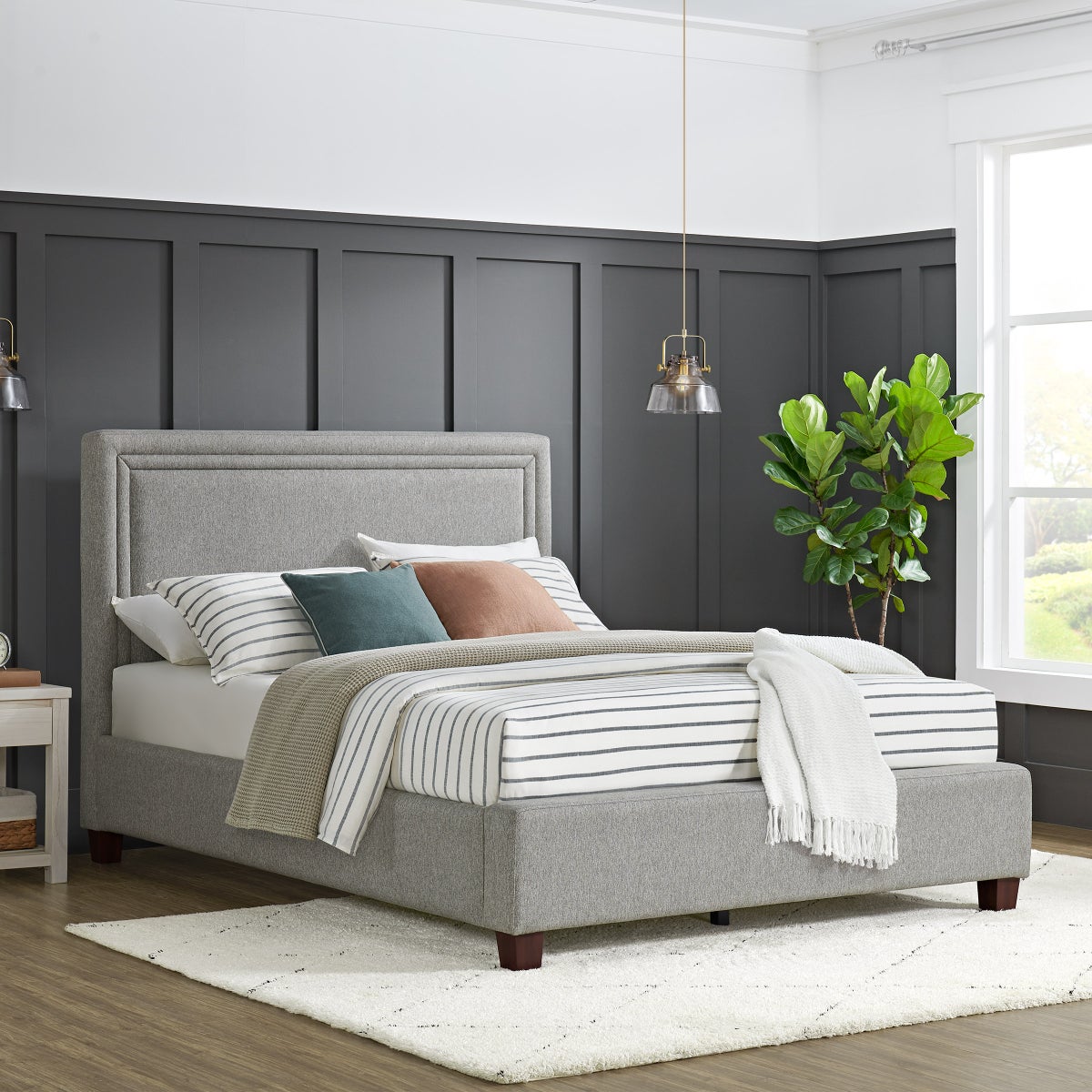 Alice Queen Upholstered Bed