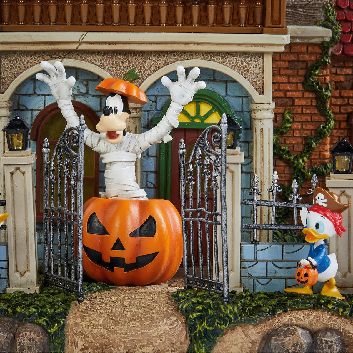 Disney Haunted Party House with Lights & Music - Retail $89