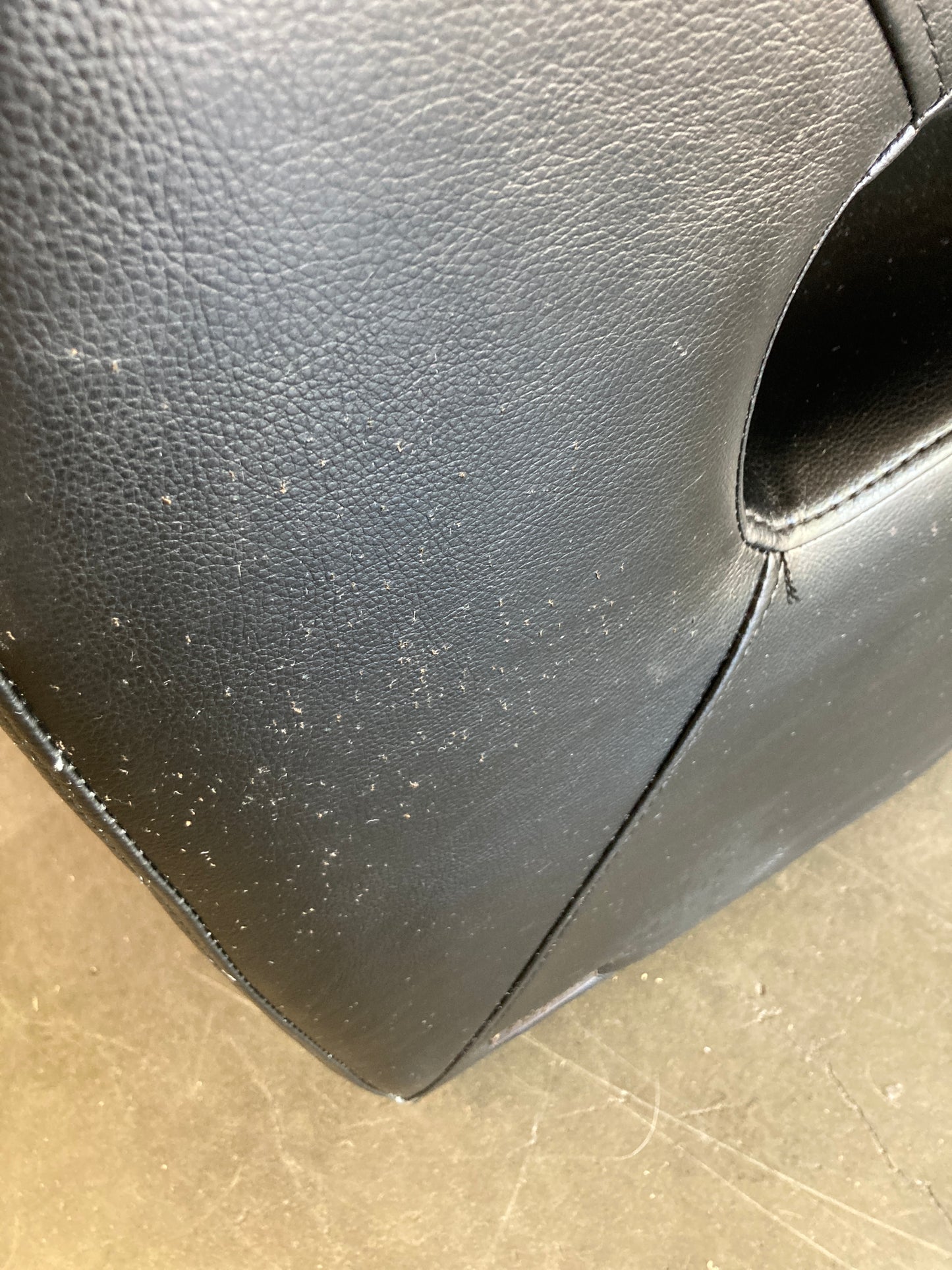 Costco - Altino Leather Power Recliner - Retail $749 Default Title