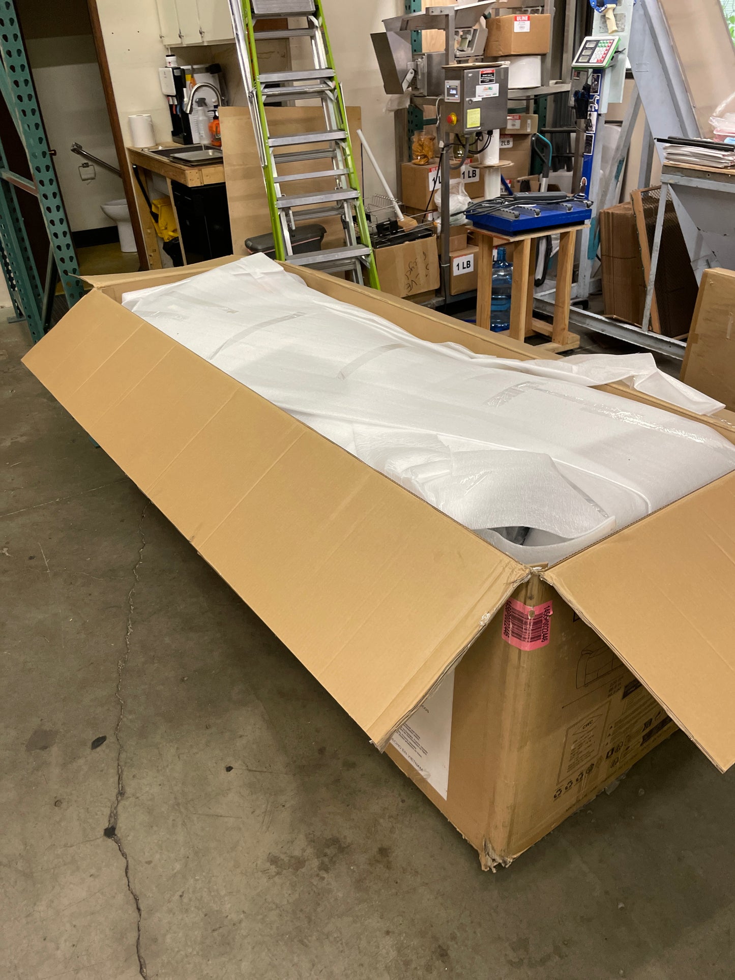 NEW - Costco - Harvey Leather Power Reclining Sofa with Power Headrests - Retail $1399 Default Title