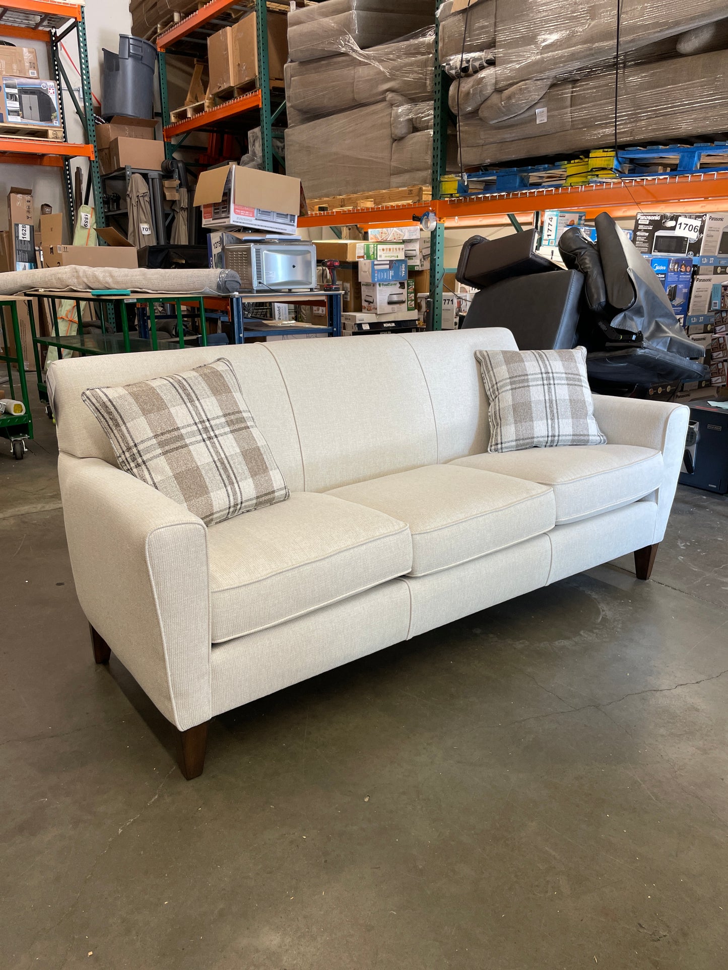 NEW - Costco - Flexsteel Abbey Fabric Sofa - Retail $1249 Default Title