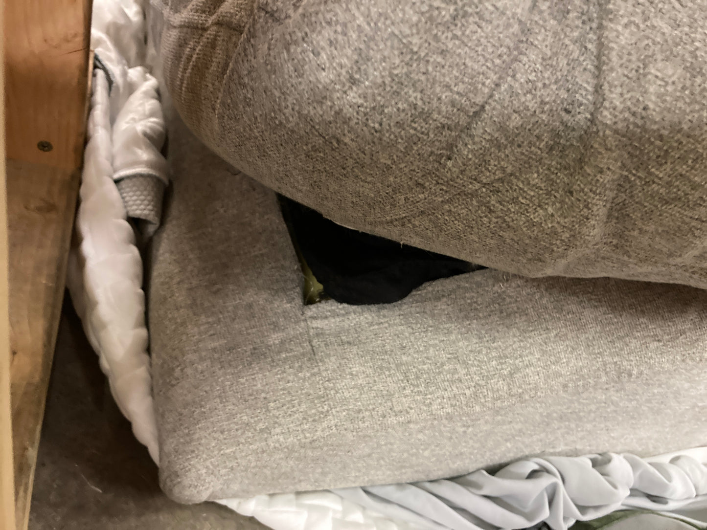 Costco - Thomasville Artesia Fabric Sectional with Ottoman - Retail $999