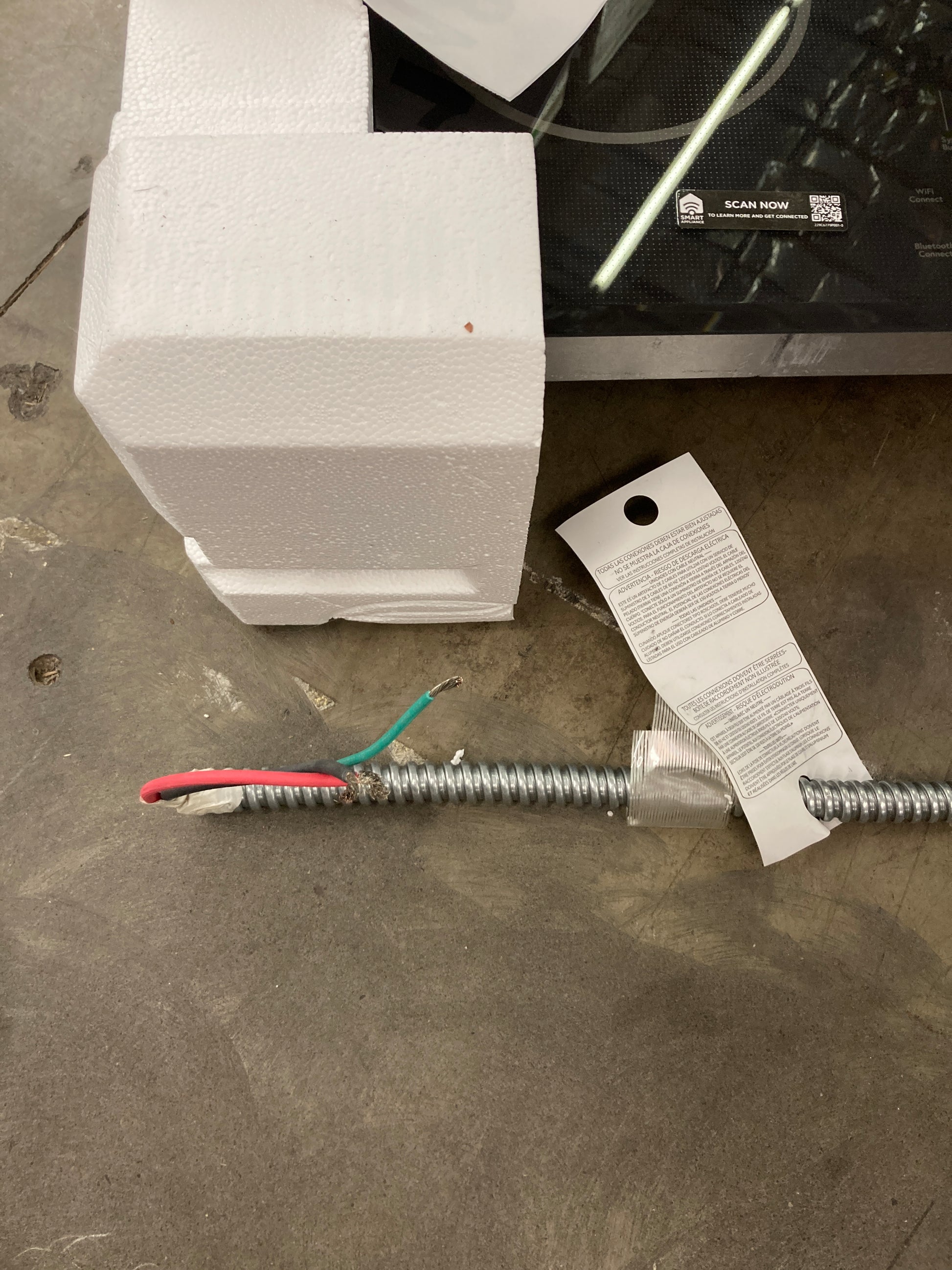 GE Café 30" Built-In Touch Control Induction Cooktop - Model CHP90301TBB - Retail $2449 Default Title