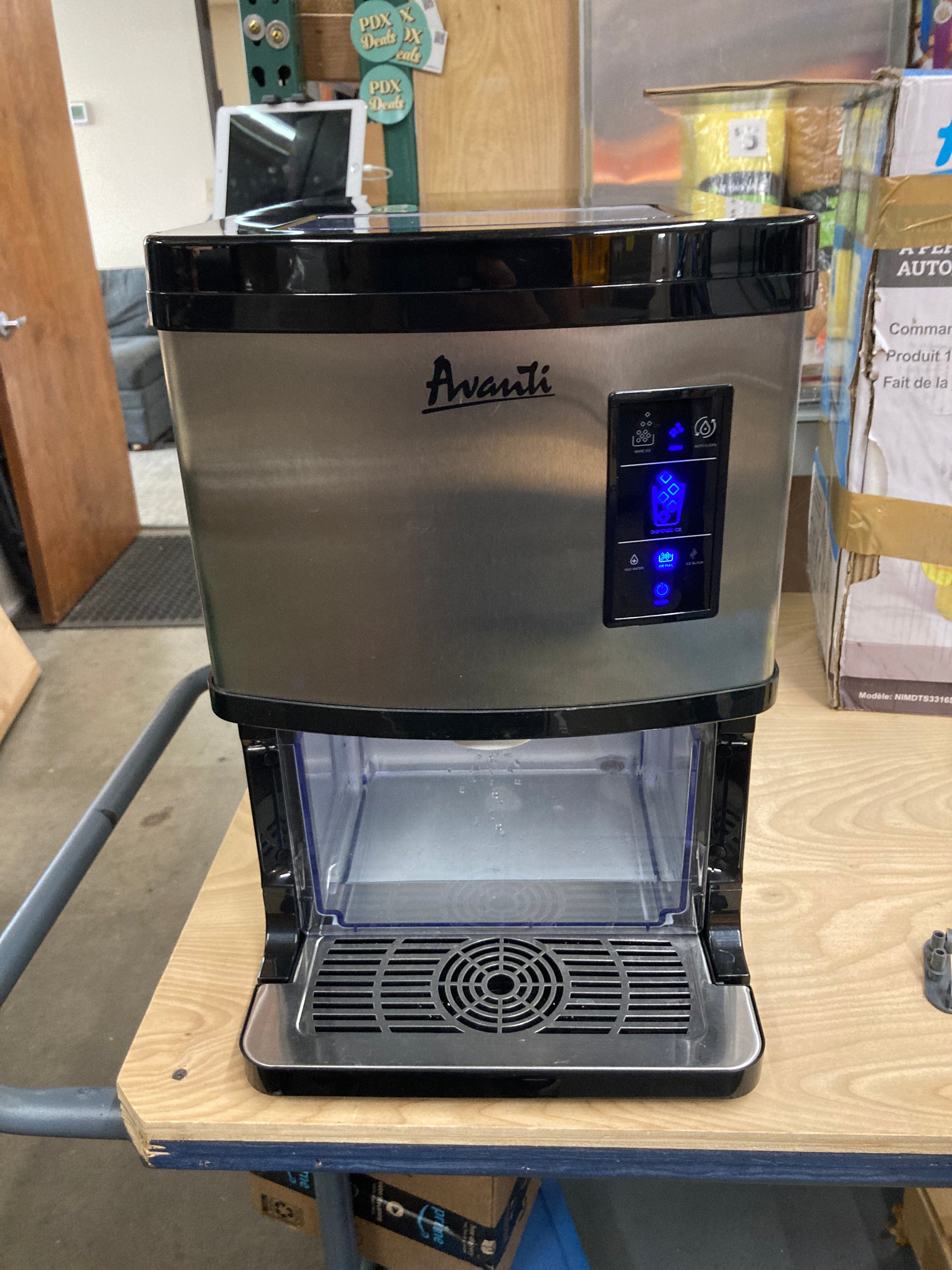 Avanti ELITE Series Countertop Nugget Ice Maker 15 kg (33 lb.), Stainless Steel - Retail $399 Default Title