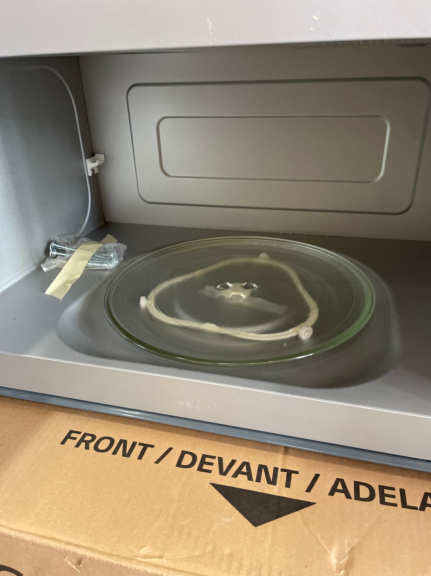 Like NEW - Whirlpool 1.9 cu. ft. Over-The-Range Microwave with Steam Cooking - Retail $269