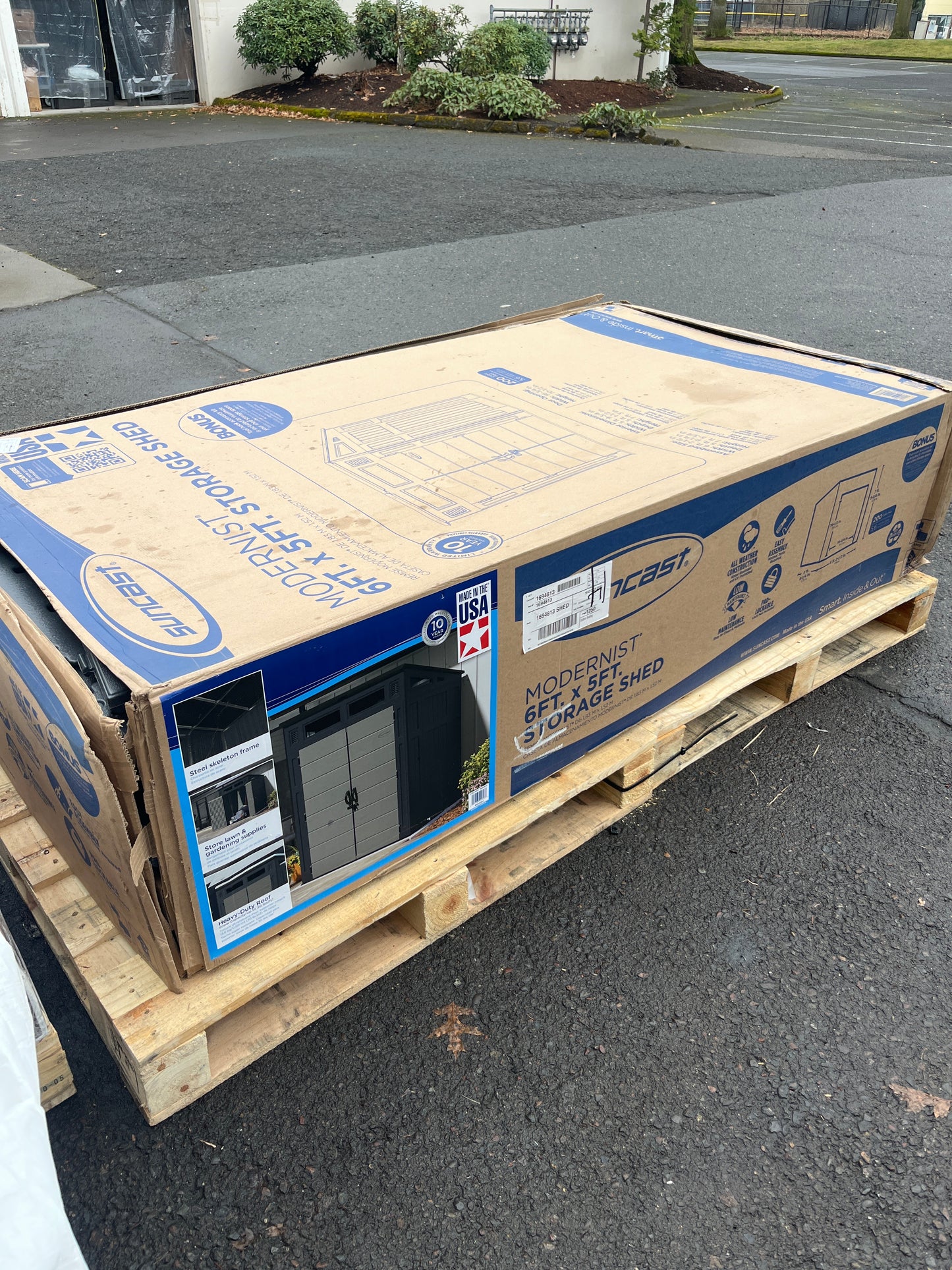 NEW - Suncast 6' x 5' Modern Shed