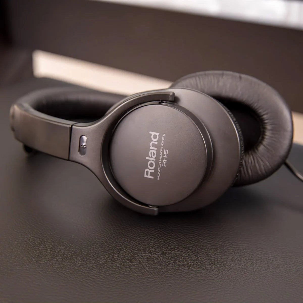 NEW - Roland FRP Nuvola Digital Piano Bundle - Retail $699