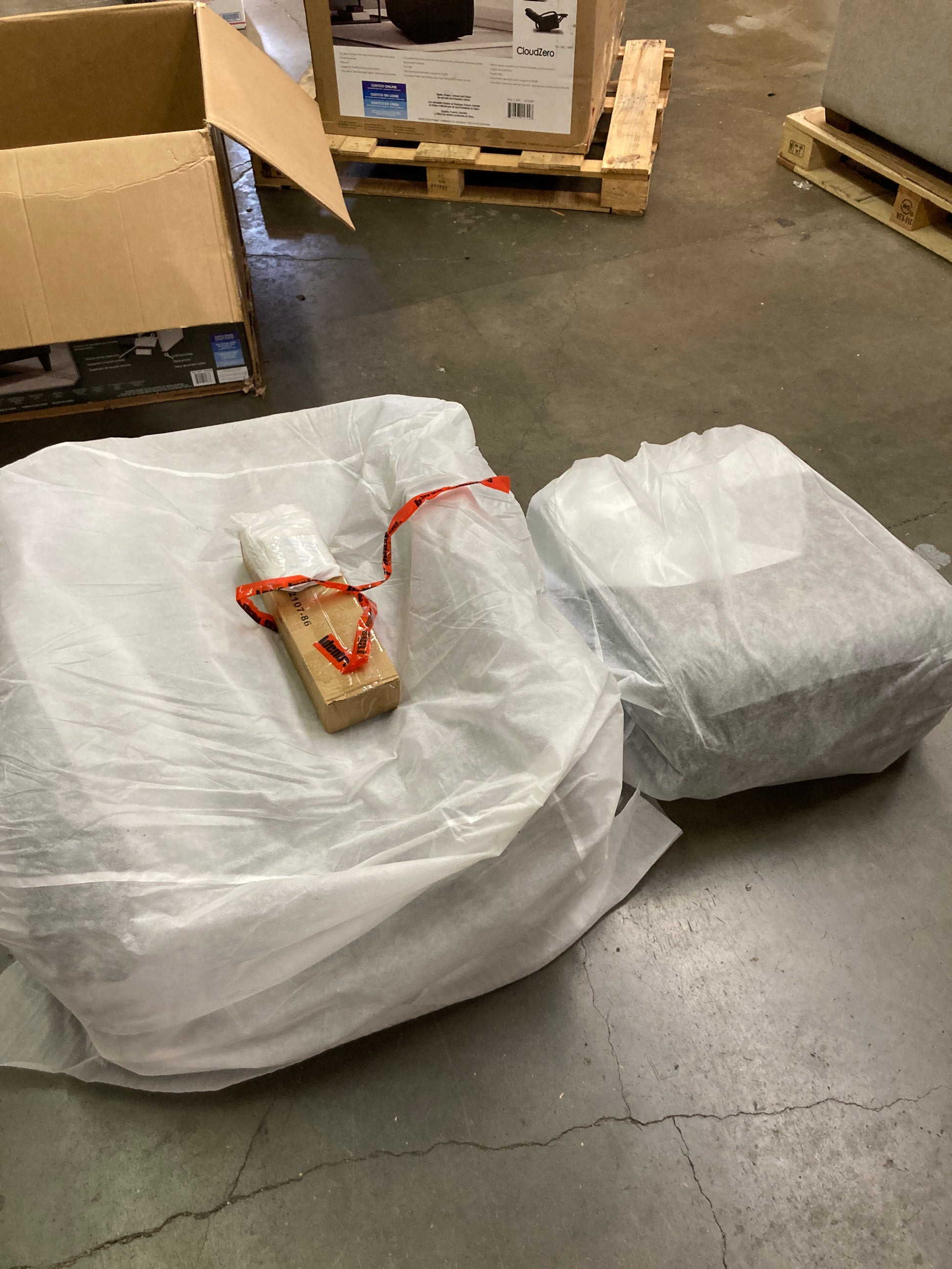 Costco - Decklyn Leather Pushback Recliner - Retail $549 Default Title