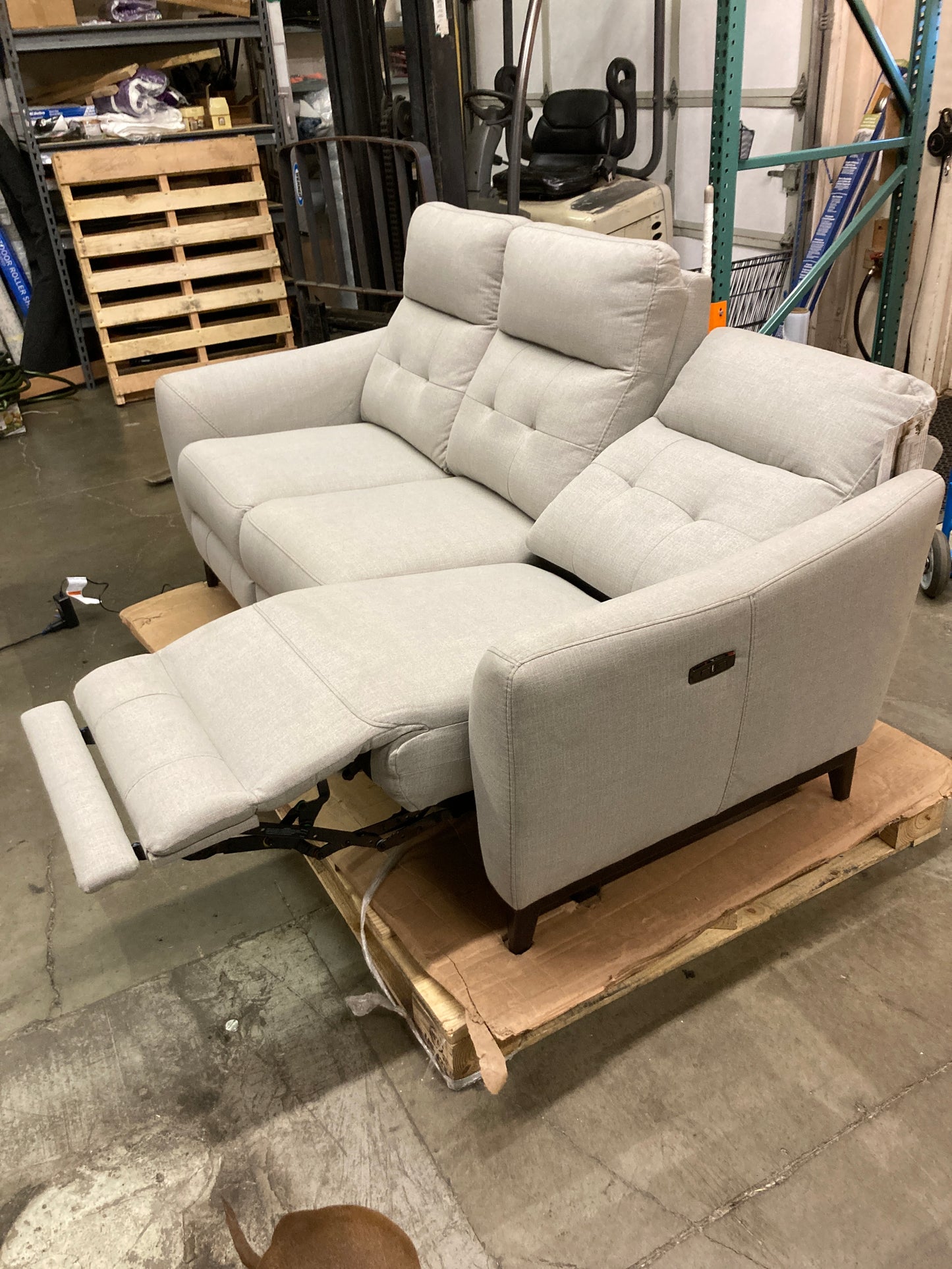 Like NEW - Costco - Alpendale Fabric Power Reclining Sofa with Power Headrests - Retail $1199