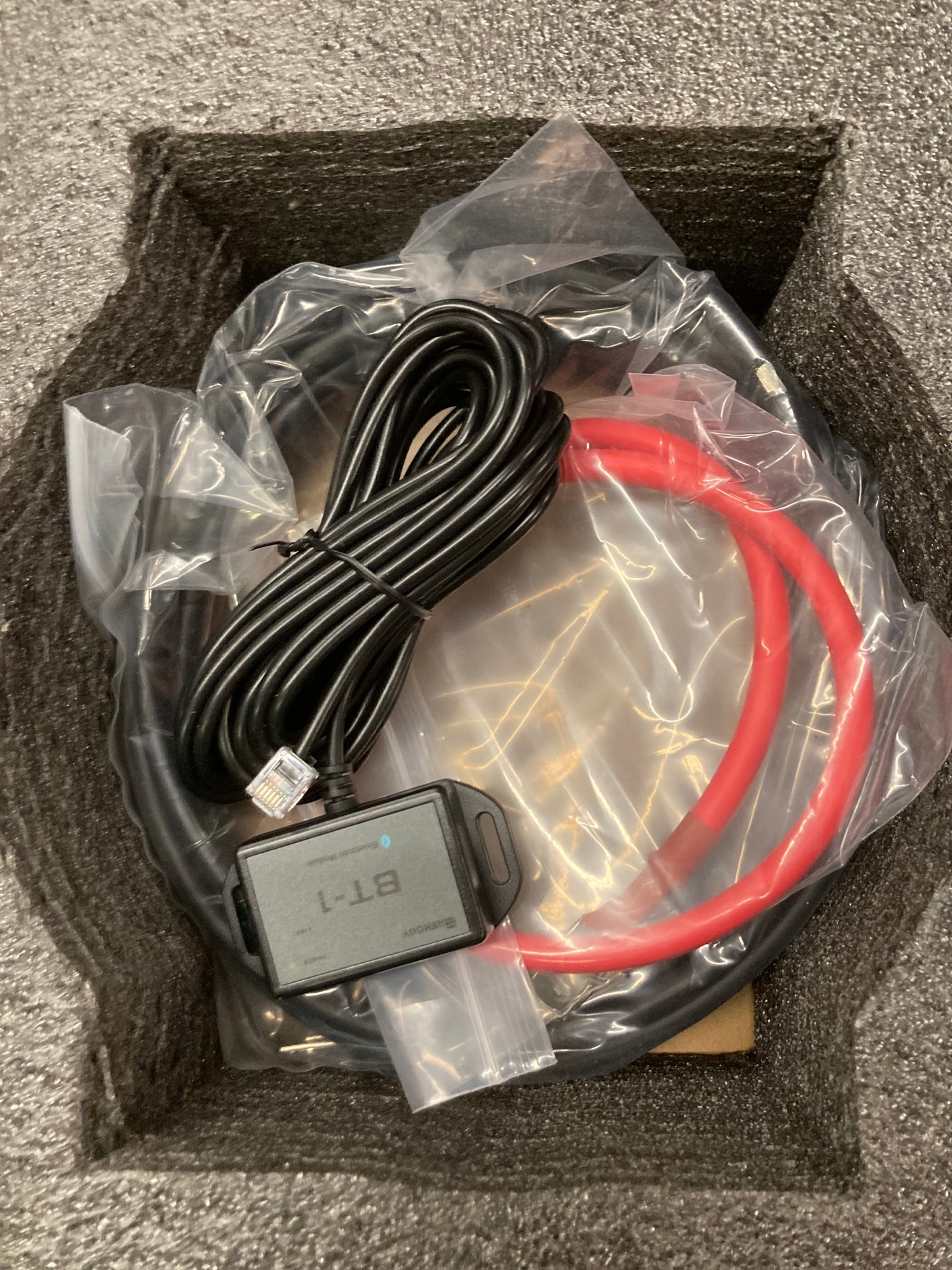 Renogy 400 Watt 12 Volt Premium 4 Pcs 100W Panel+40A MPPT Charge Controller+ Bluetooth Module Fuse+ Mounting Z Brackets+Adaptor Kit +Tray Cables Set, 400W, Grid 12V Solar Power System Default Title